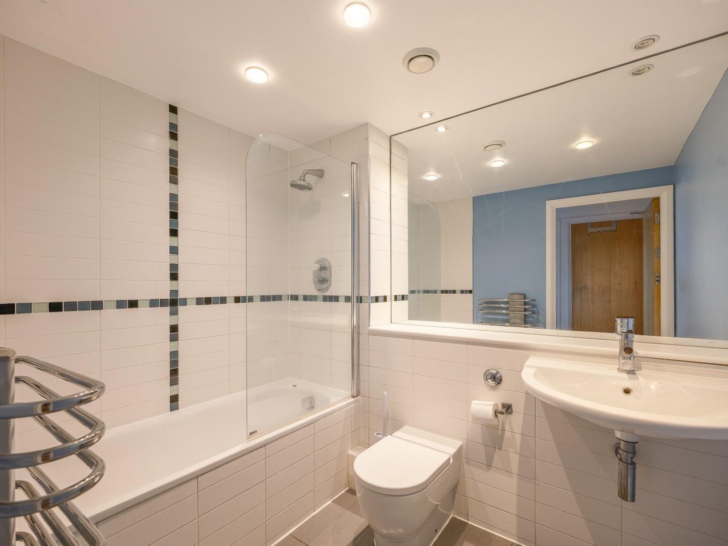 505 kings quarter apartments kings square avenue 34859077 cnr58892