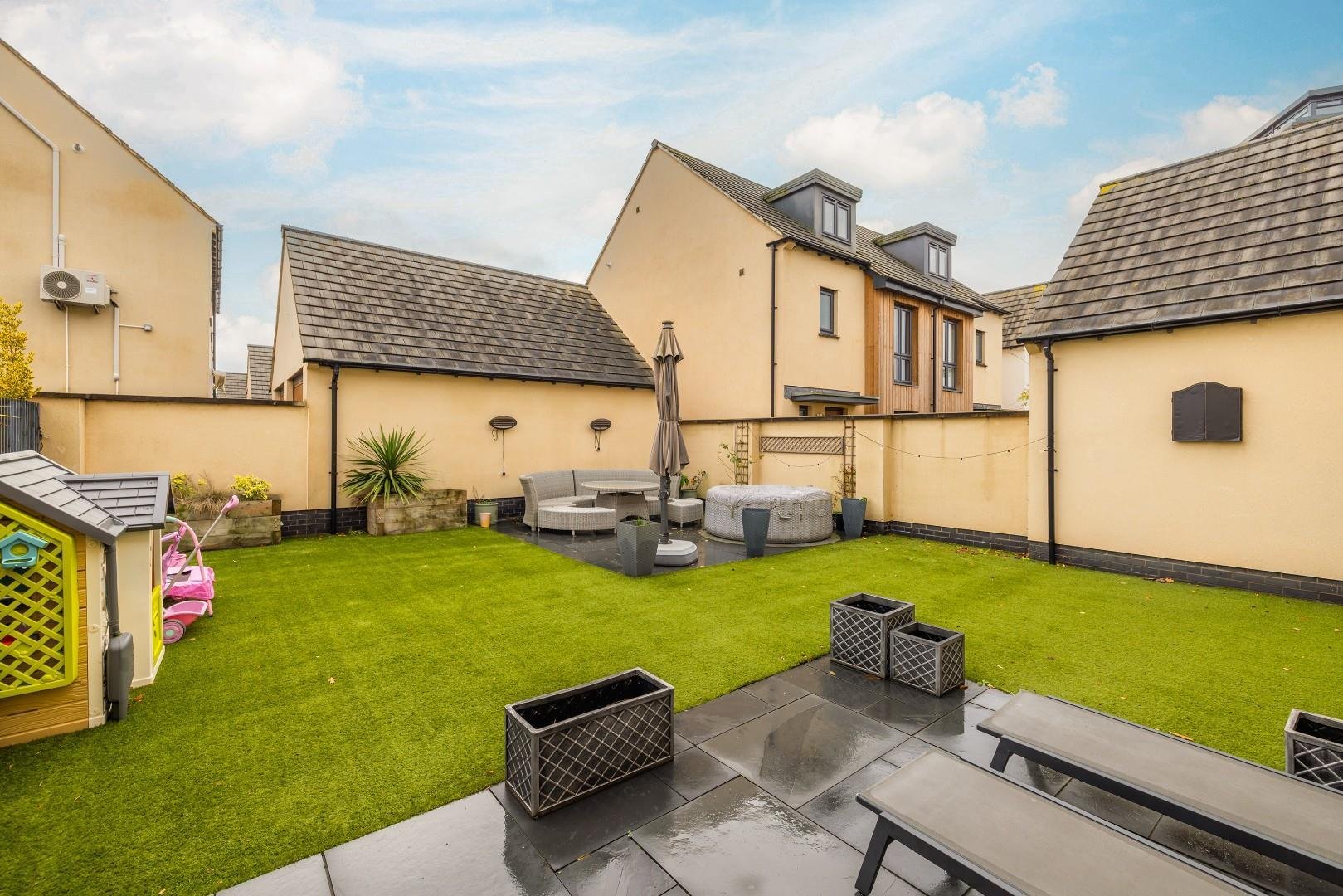 Alexander road frenchay 34367750 char0660