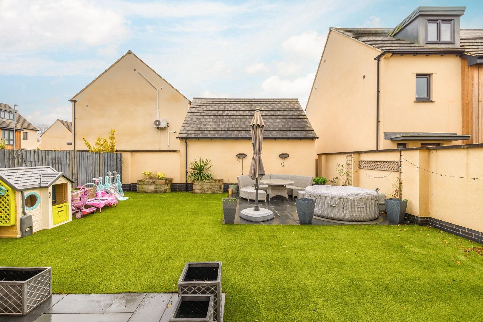 Alexander road frenchay 34367750 char0662