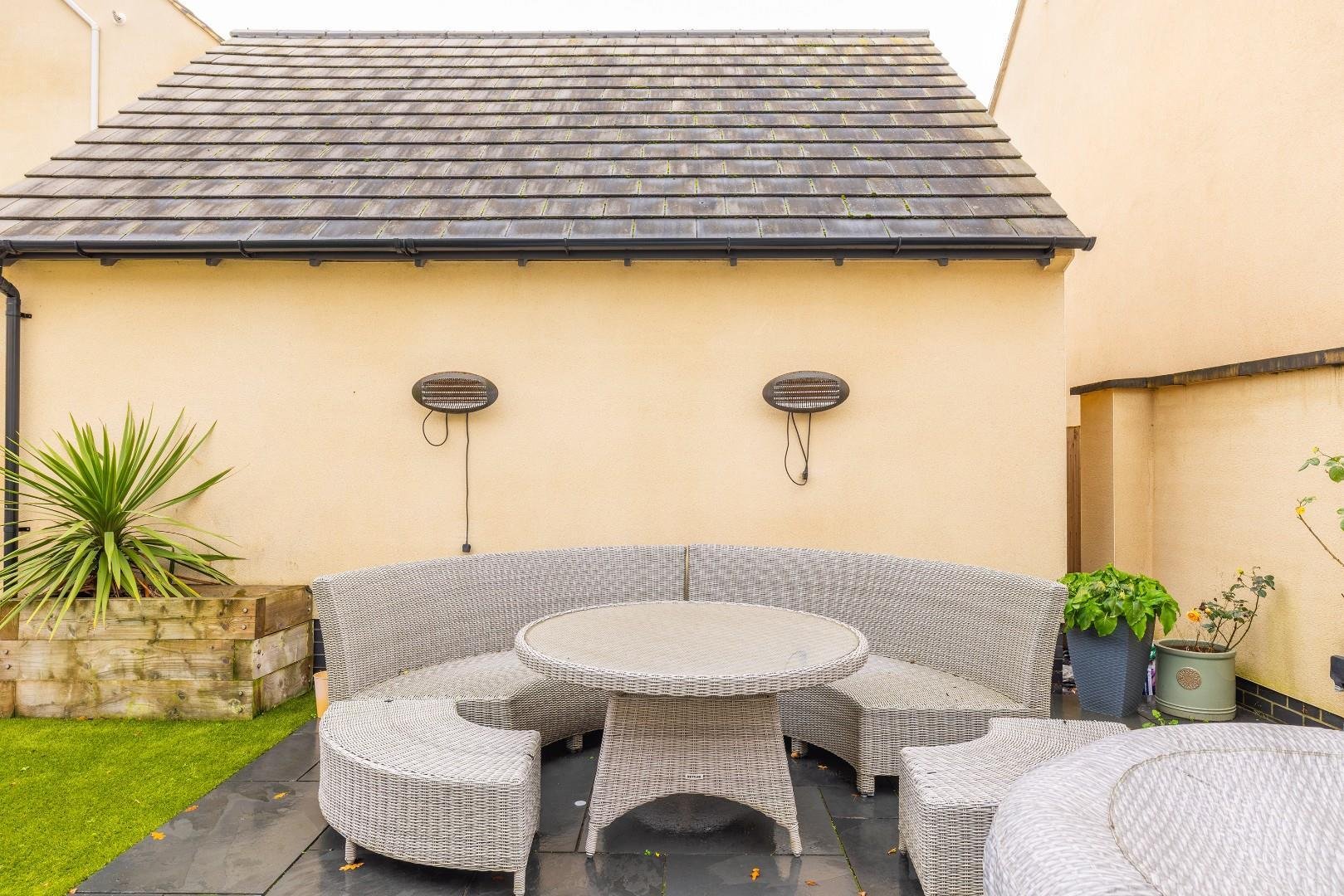 Alexander road frenchay 34367750 char0664