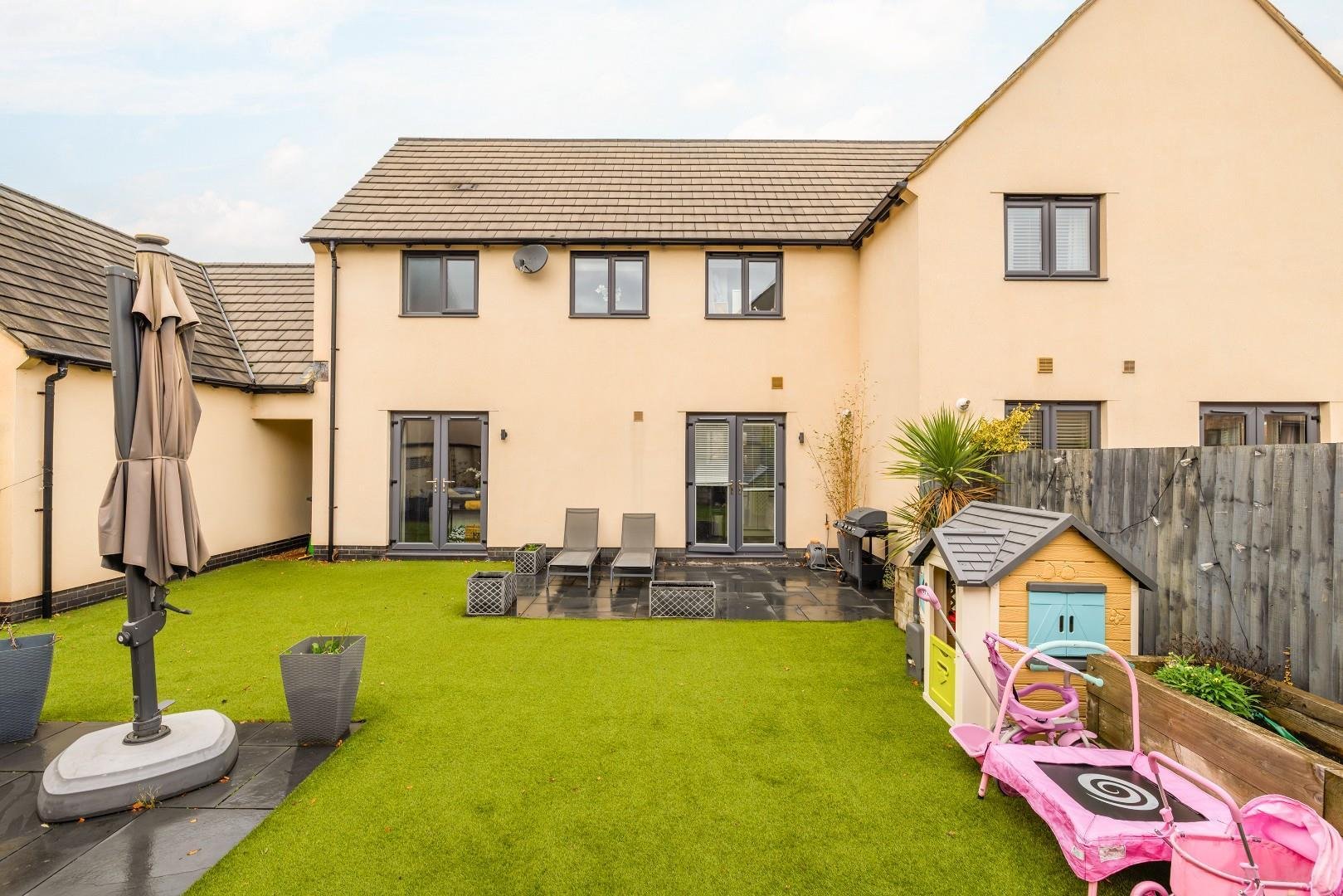 Alexander road frenchay 34367750 char0665