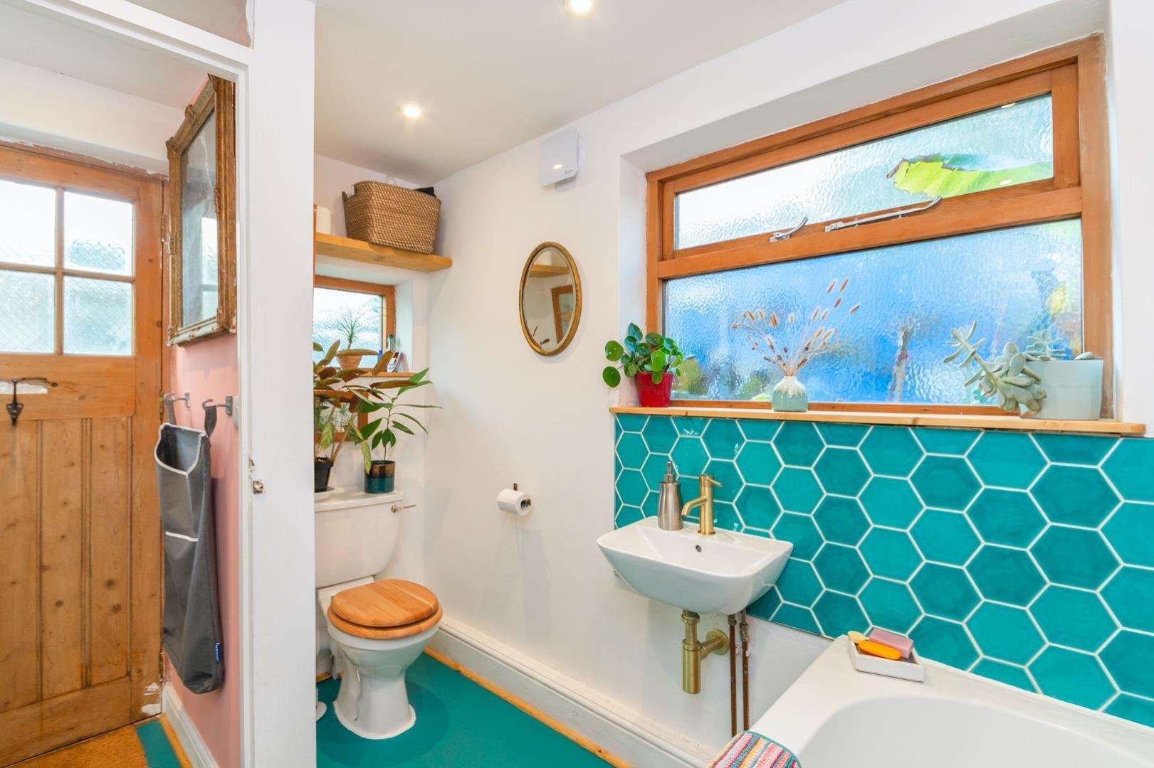 Alfred road windmill hill 31260574 daorderfla80 bathroom c