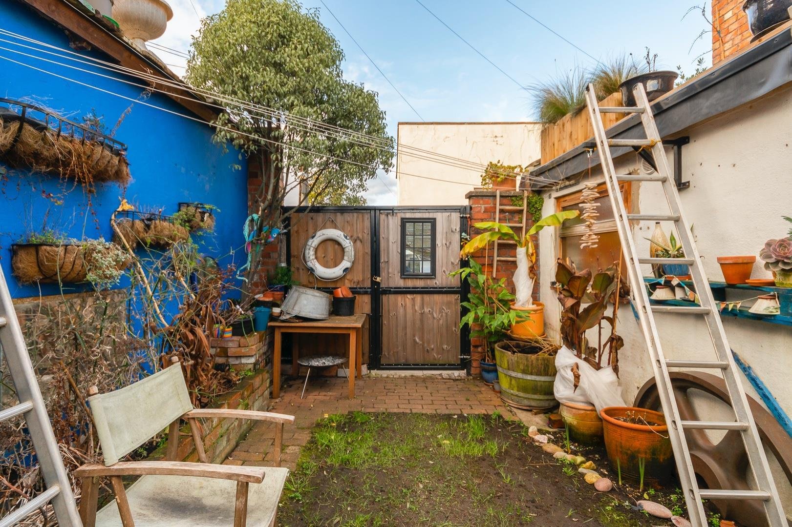 Alfred road windmill hill 31260574 daorderfla80 garden c
