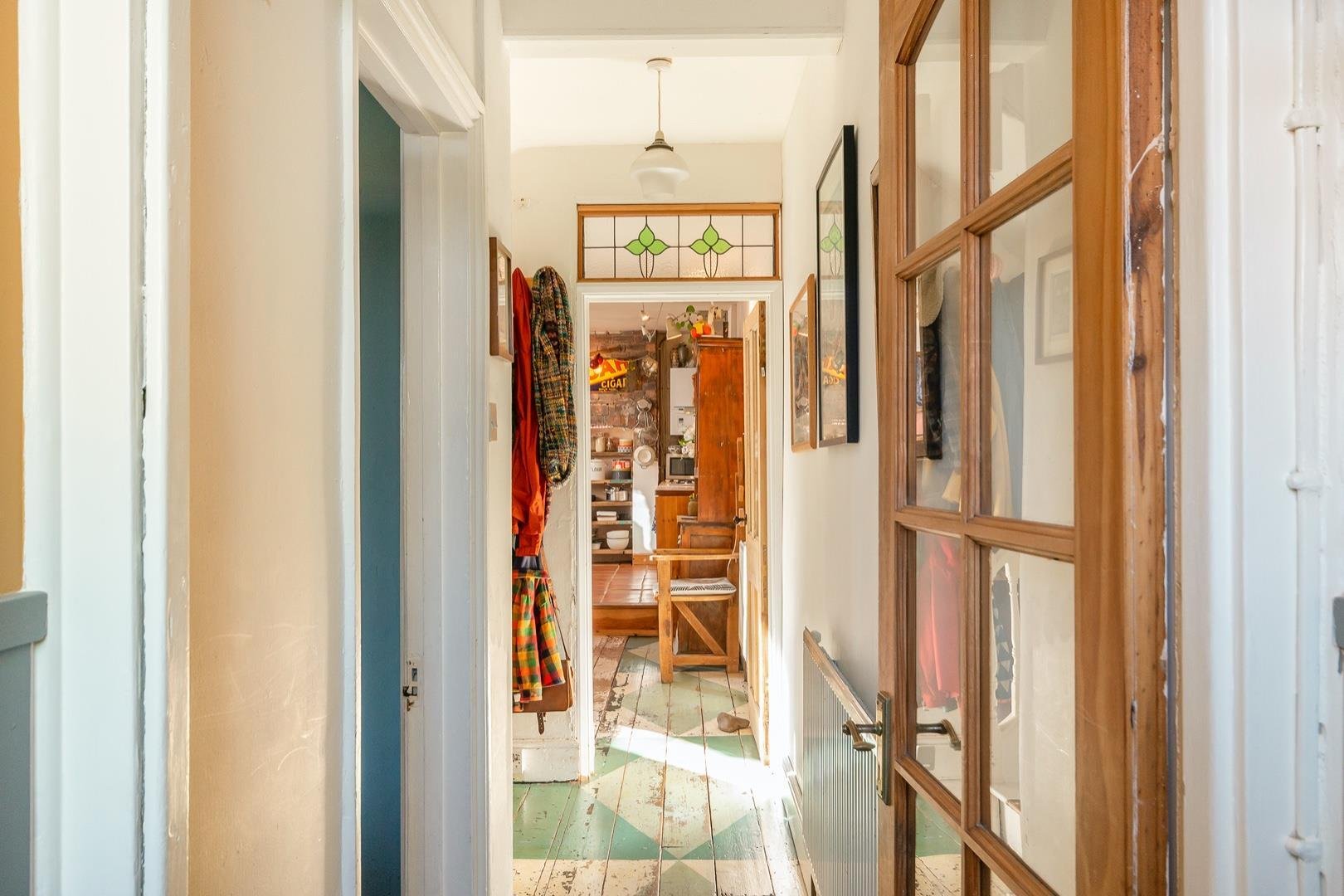 Alfred road windmill hill 31260574 daorderfla80 hallway b