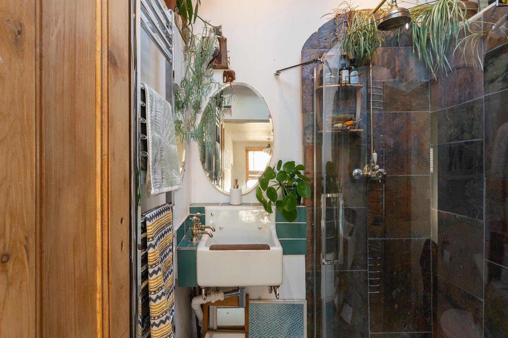 Alfred road windmill hill 31260574 daorderfla80 shower room a