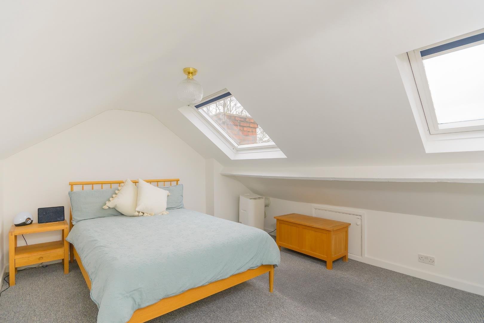Altringham road st george 32271076 daormahgnirtla72 loft room b