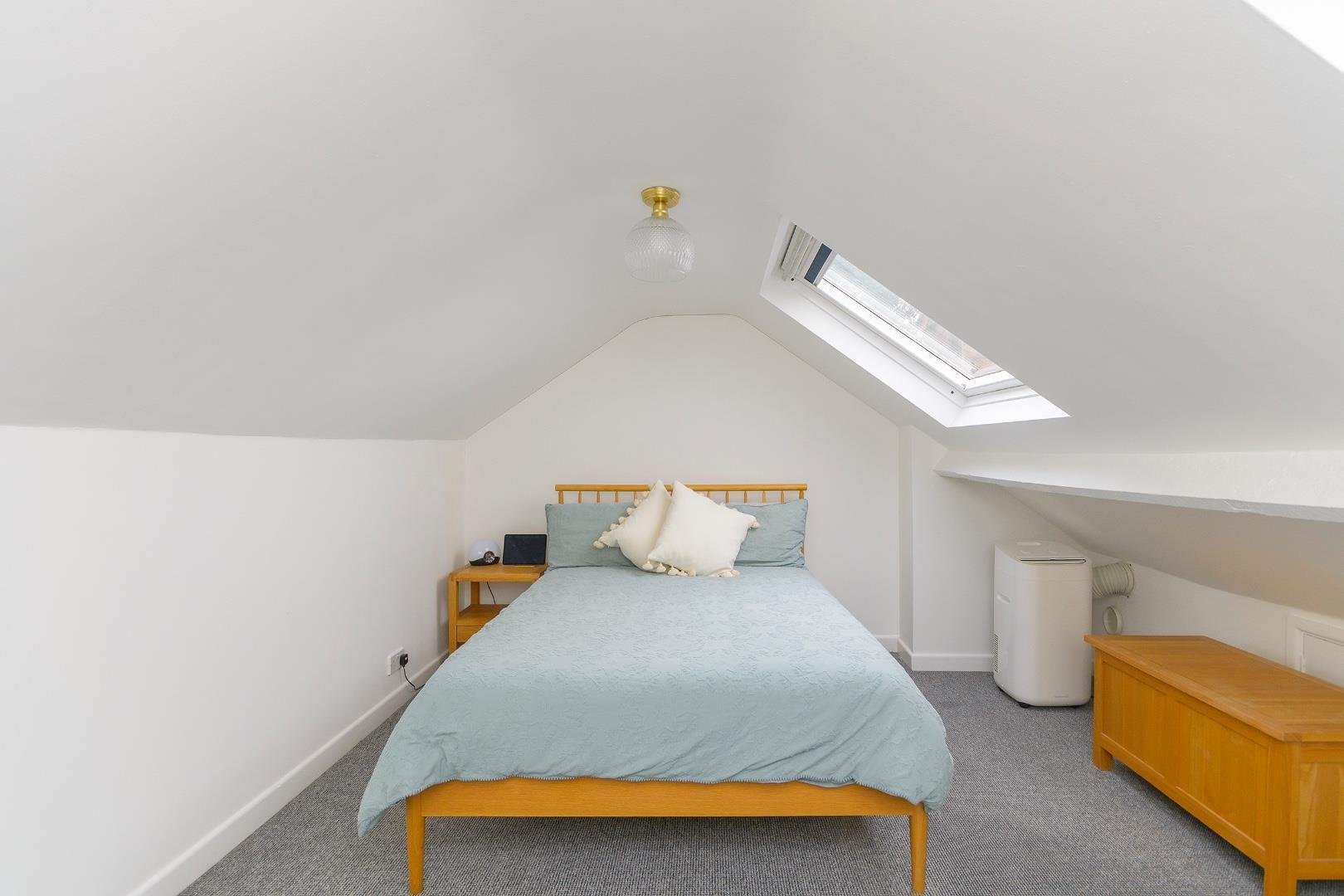 Altringham road st george 32271076 daormahgnirtla72 loft room c