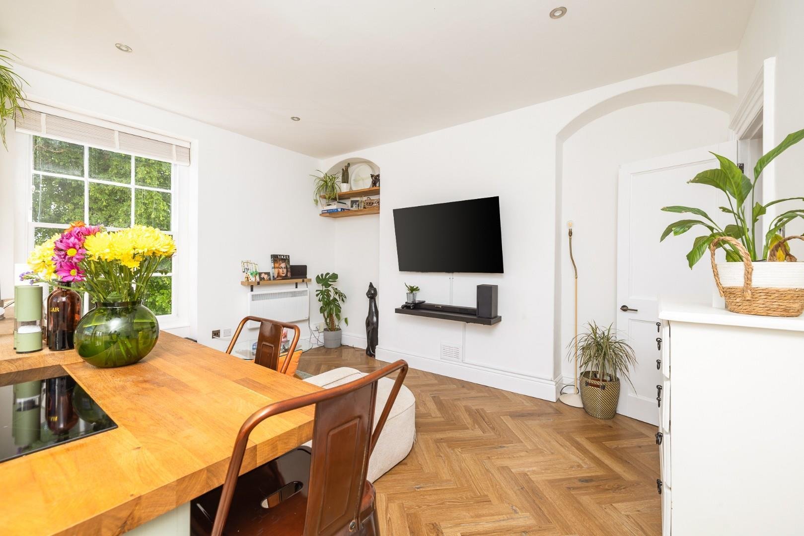 Apsley villas kingsdown 34679221 char9036