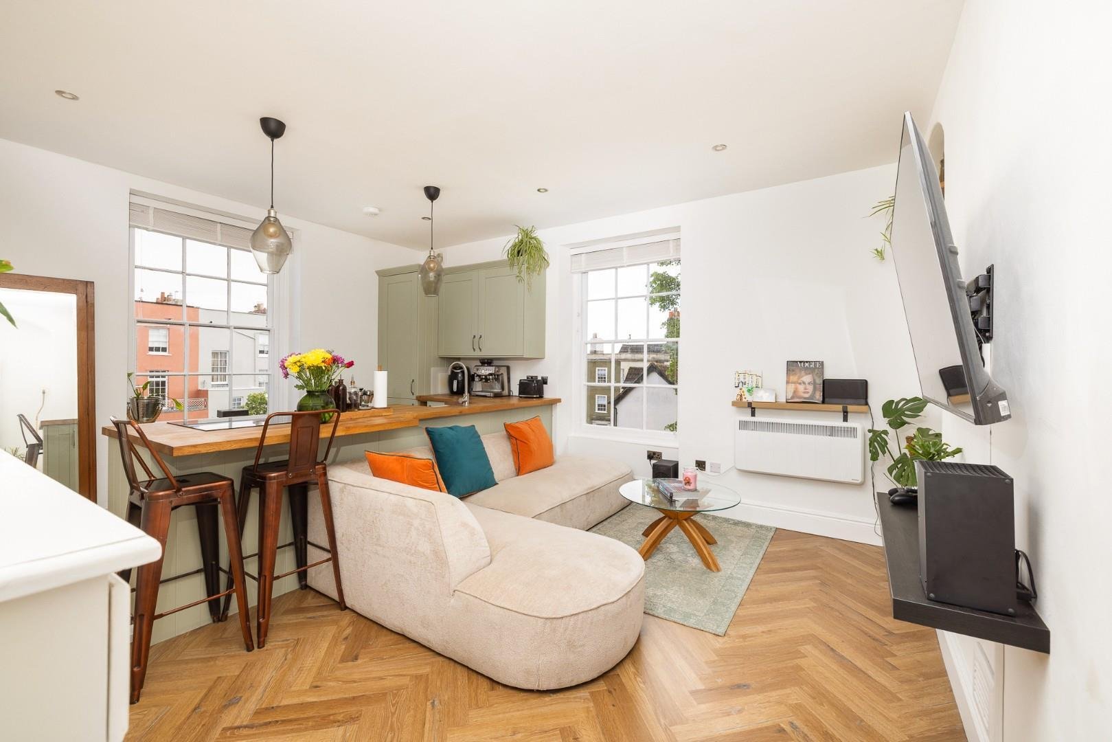 Apsley villas kingsdown 34679221 char9050