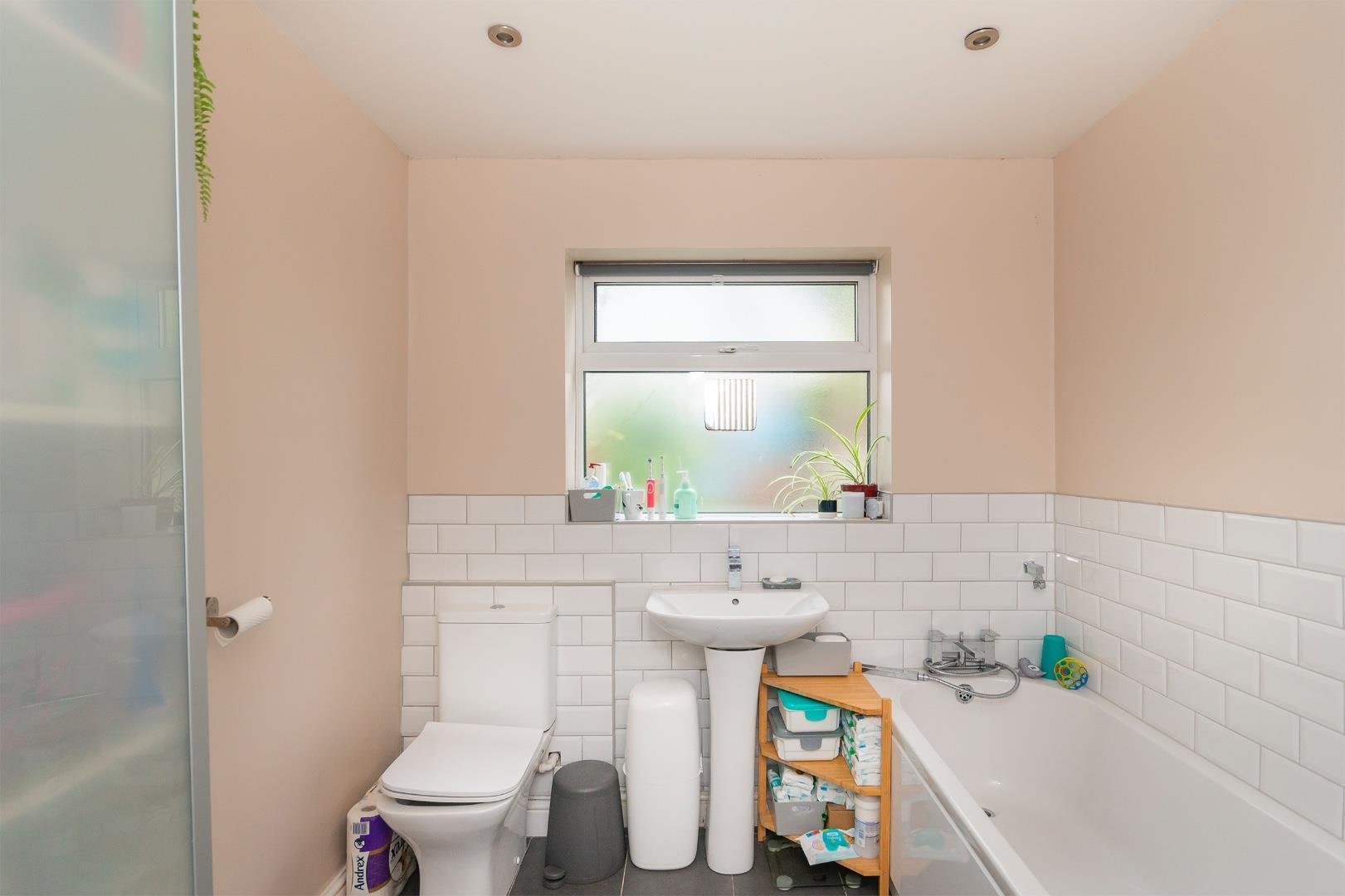 Argus road bedminster 32955218 2 ar1 br bathroom b