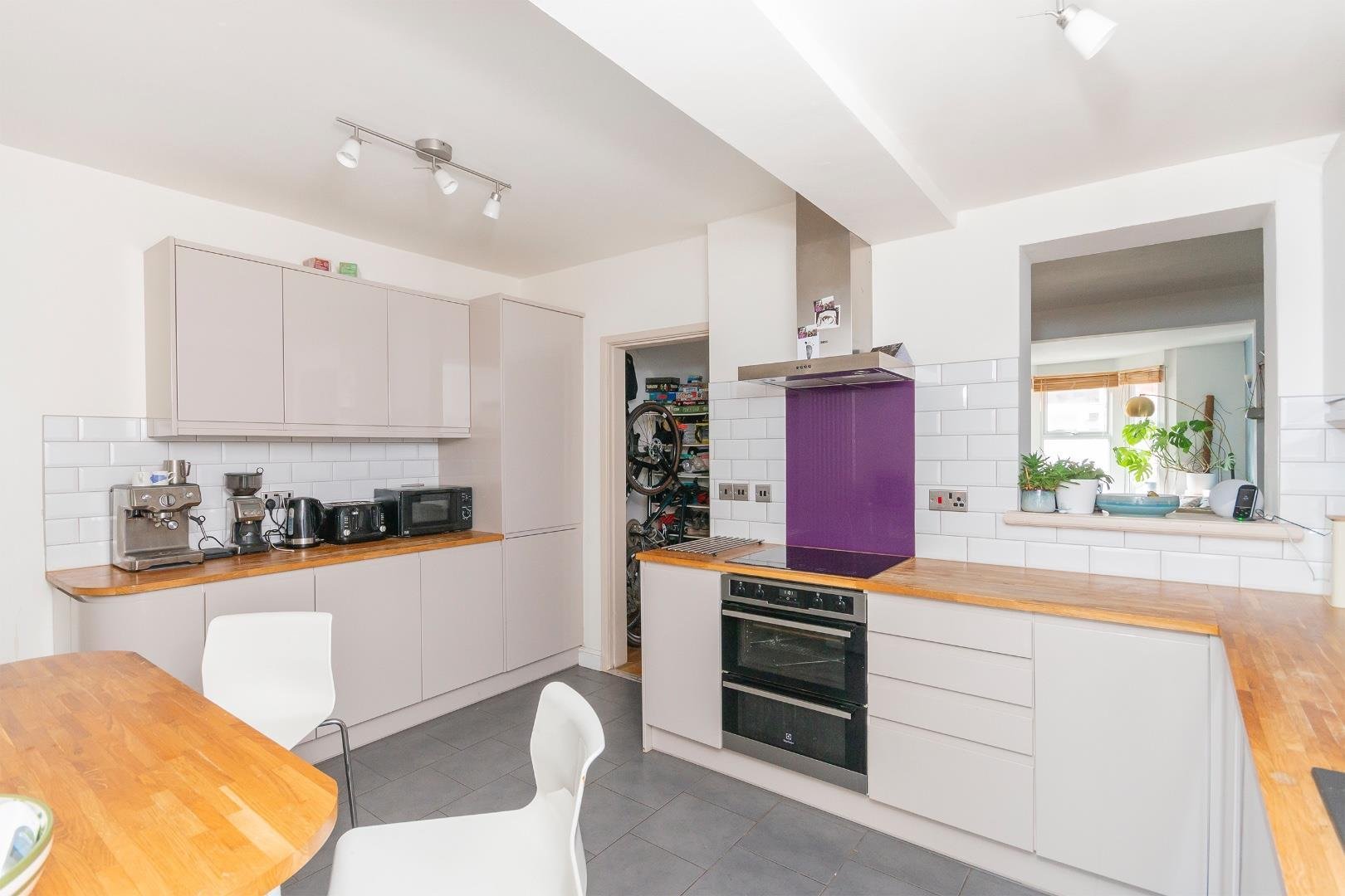 Argus road bedminster 32955218 2 ar1 br kitchen c