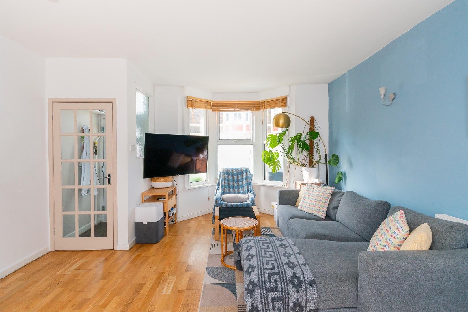 Argus road bedminster 32955218 2 ar1 br living room b