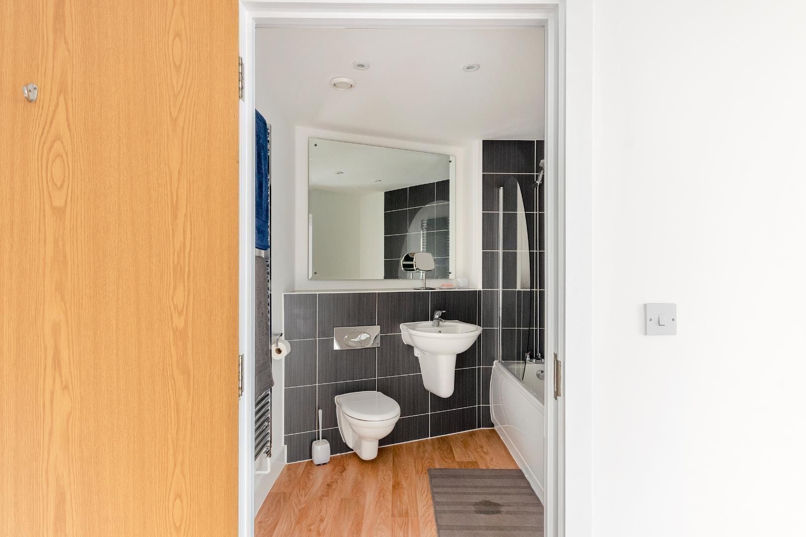 Armidale place montpellier 33182318 3 a0 p1 mr bathroom a