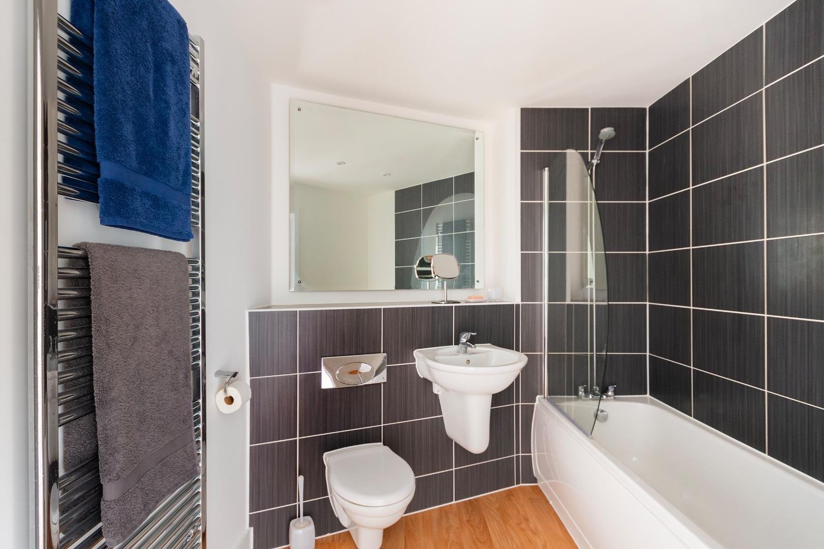 Armidale place montpellier 33182318 3 a0 p1 mr bathroom c