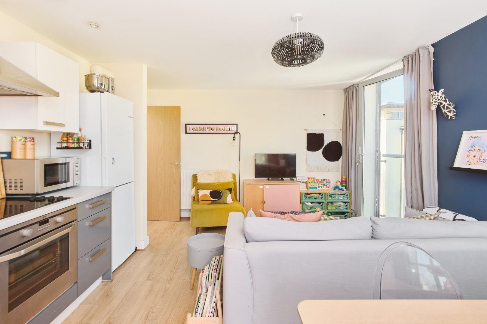 Armidale place montpellier 33816842 jaj bs65 bq 0001