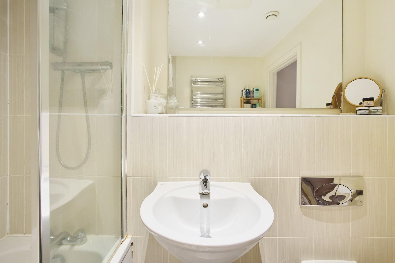 Armidale place montpellier 33816842 jaj bs65 bq 0011