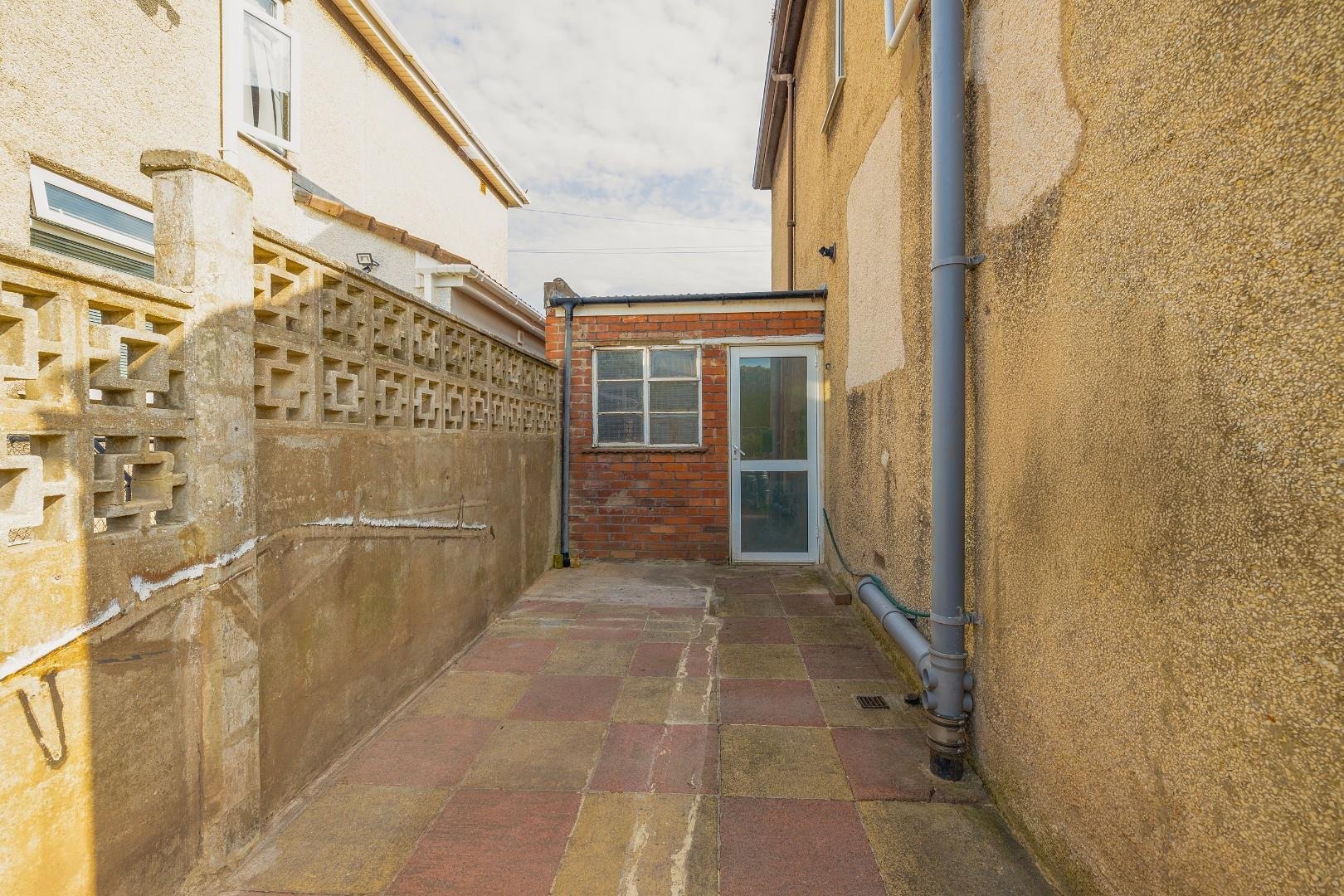 Ashton drive ashton vale 33288253 cd7 a3664