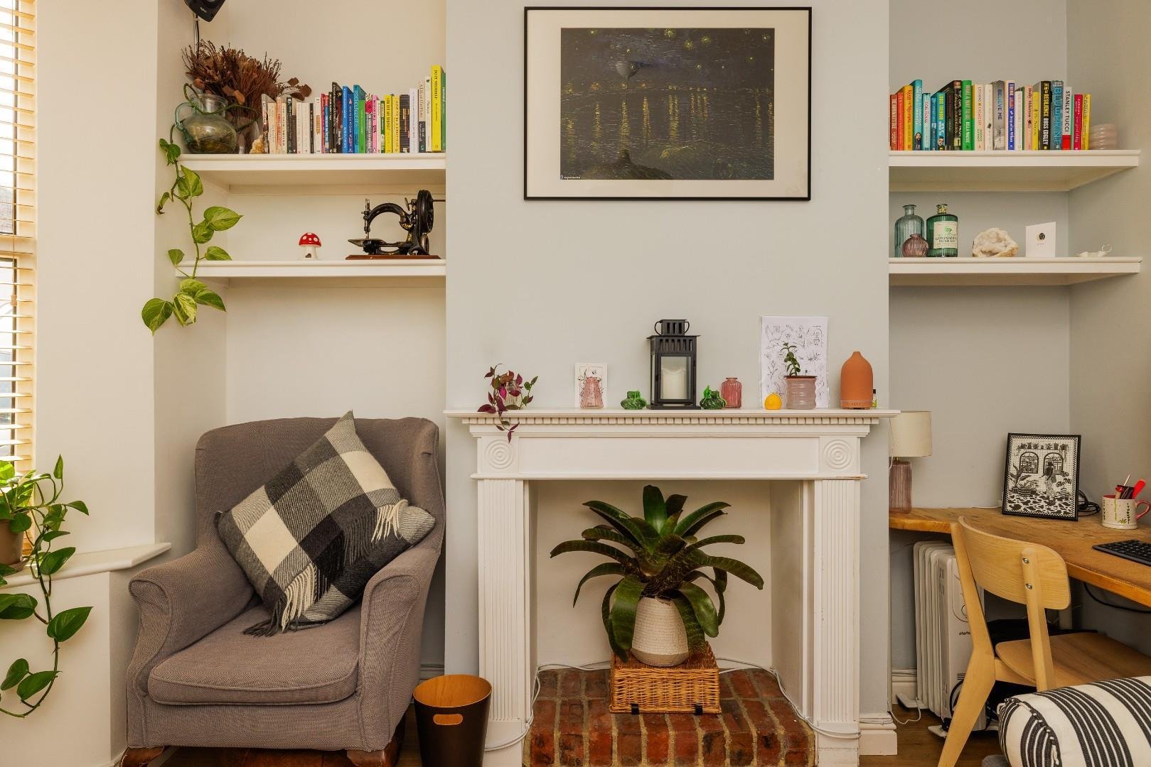 Barratt street easton 34573662 char9287 edit