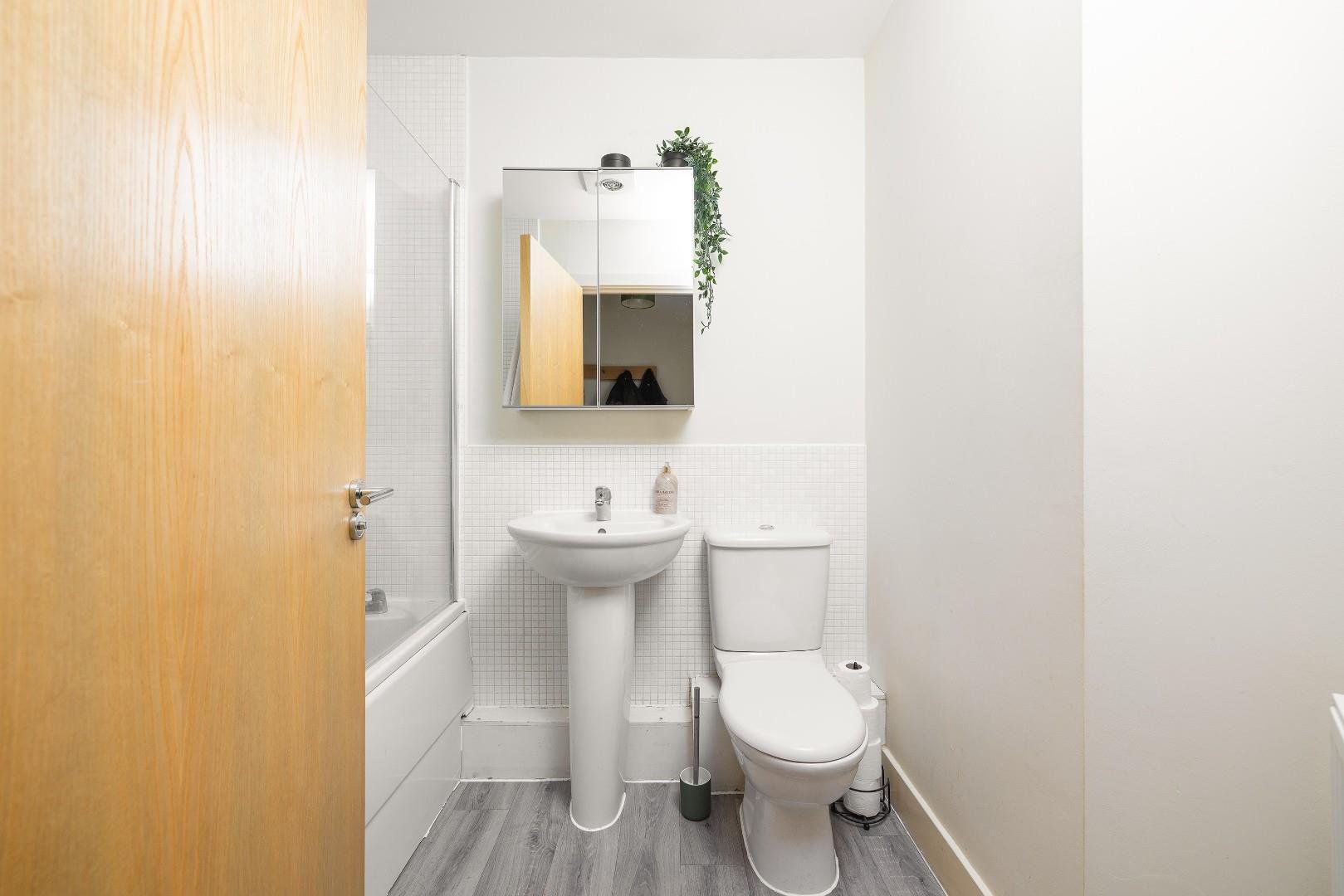 Bartholomews square horfield 34392504 char0652