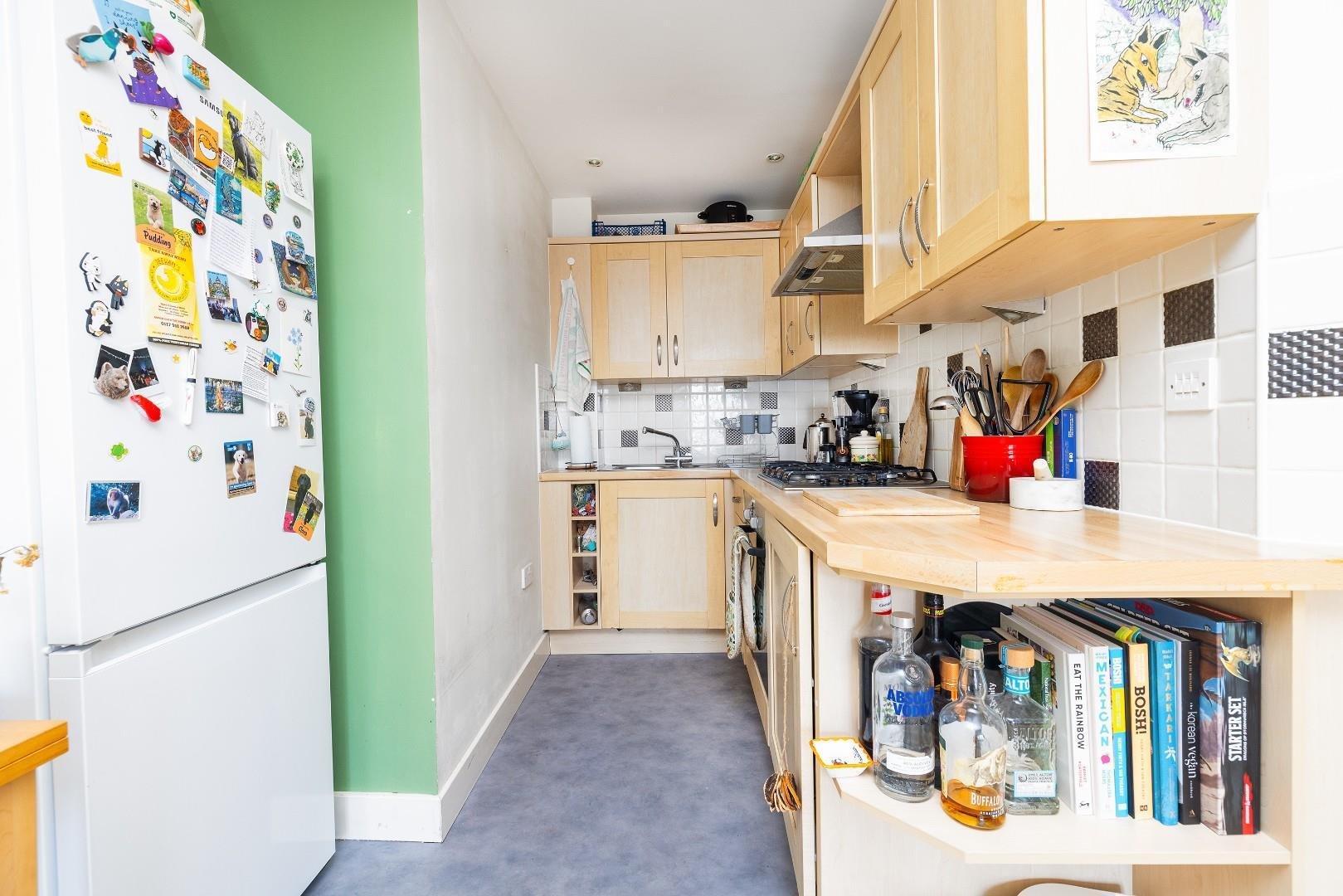 Bartholomews square horfield 34392504 char0661