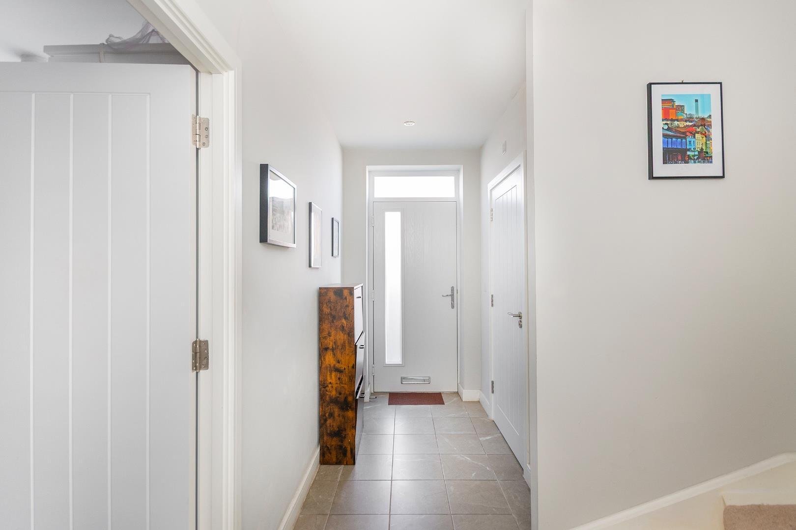 Bathwell road totterdown 34211734 1 b4 rtn hallway a