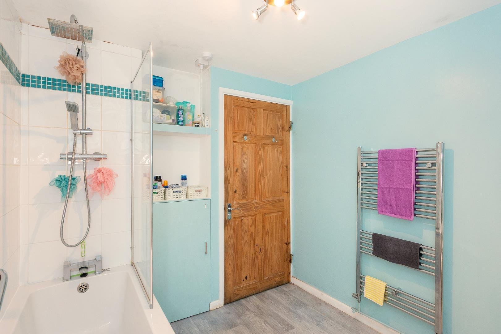 Battersea road easton 34223439 2 b2 ren bathroom a