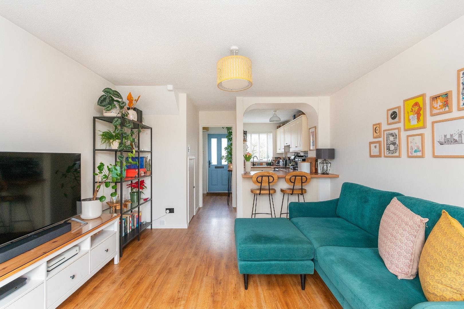 Bay tree close patchway 33633979 0 b5 tcpy reception c