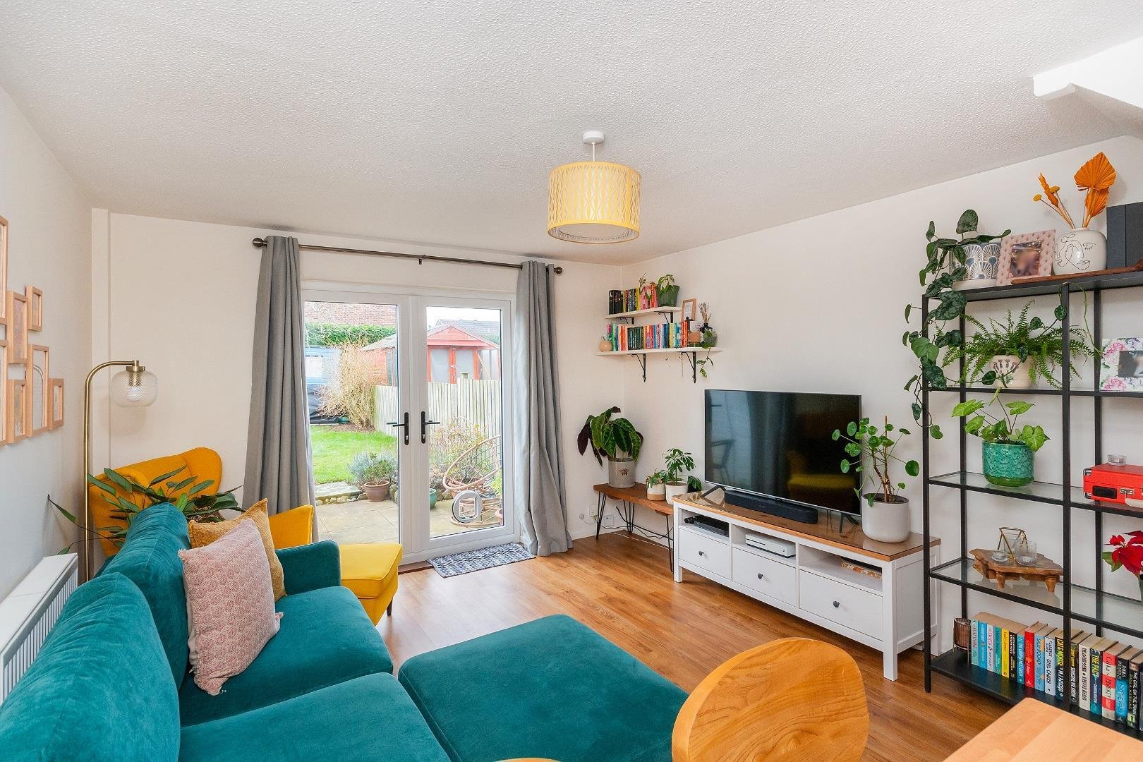 Bay tree close patchway 33633979 0 b5 tcpy reception e
