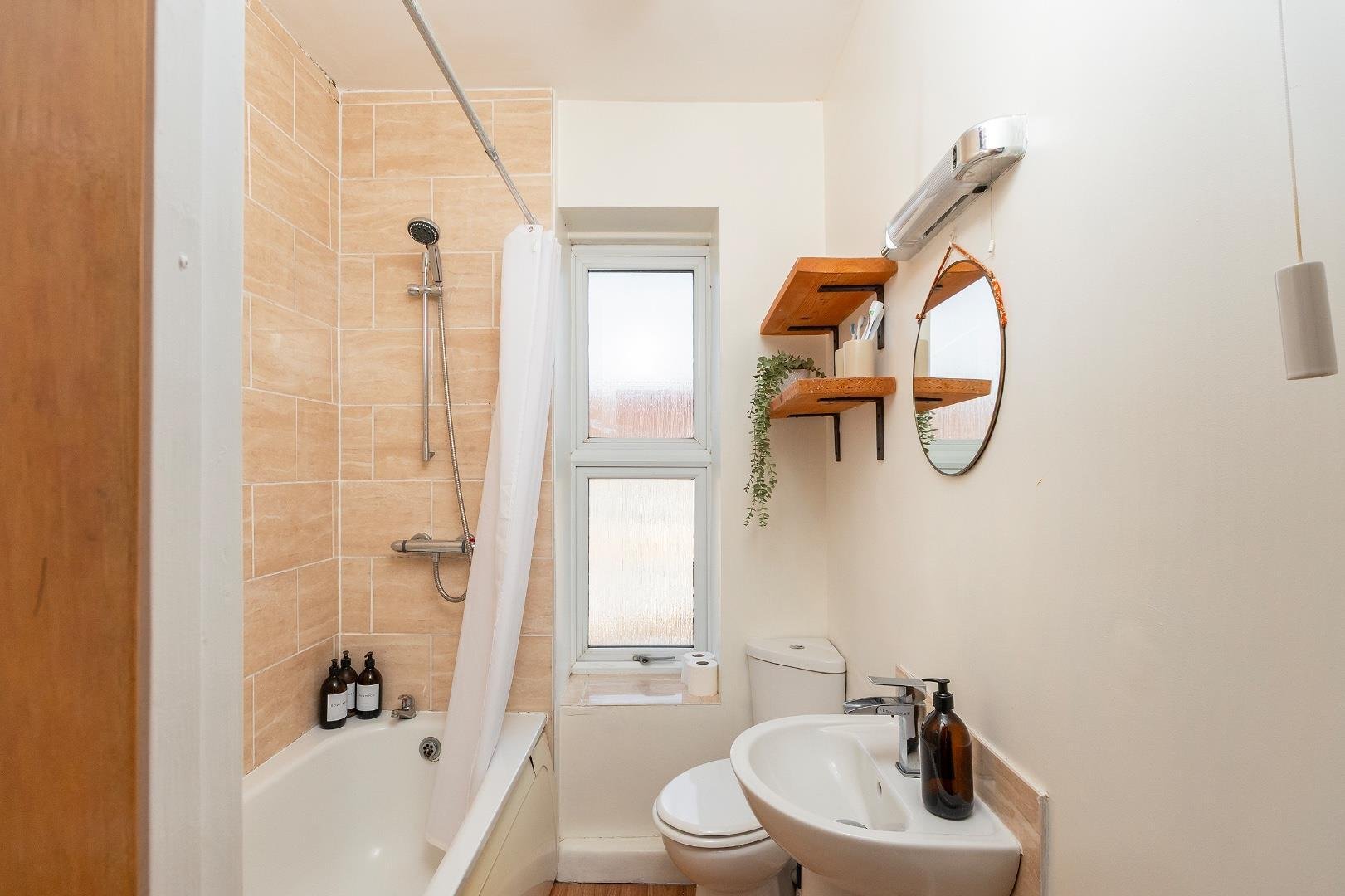 Bloomfield road brislington 34130259 1 b1 r6 bn bathroom b