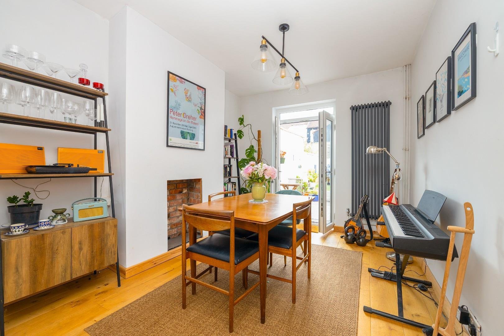 Bloy street easton 33954216 00005 cd7 a1024