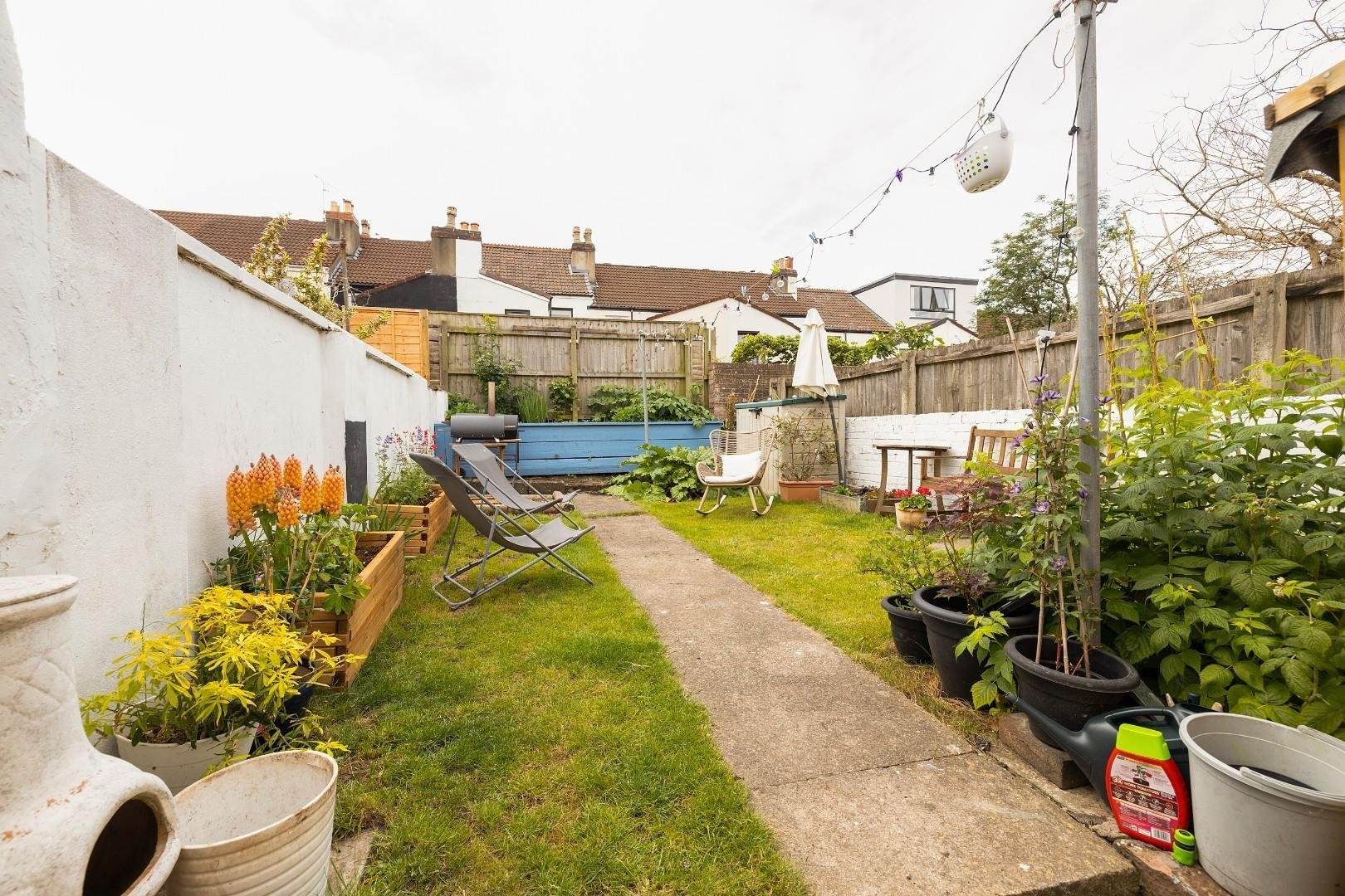Bloy street easton 33954216 00008 cd7 a1034