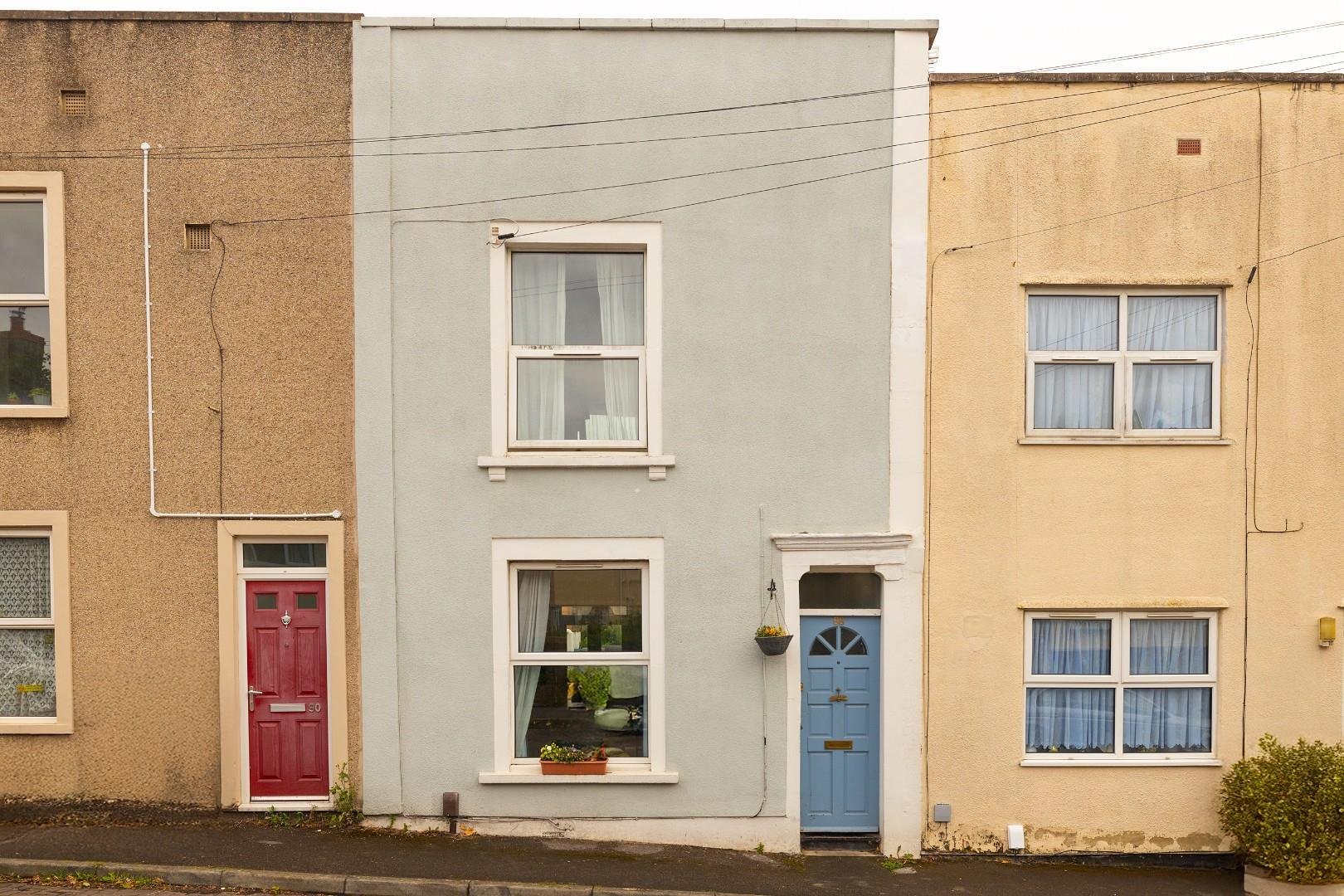 Bloy street easton 33954216 cd7 a1976