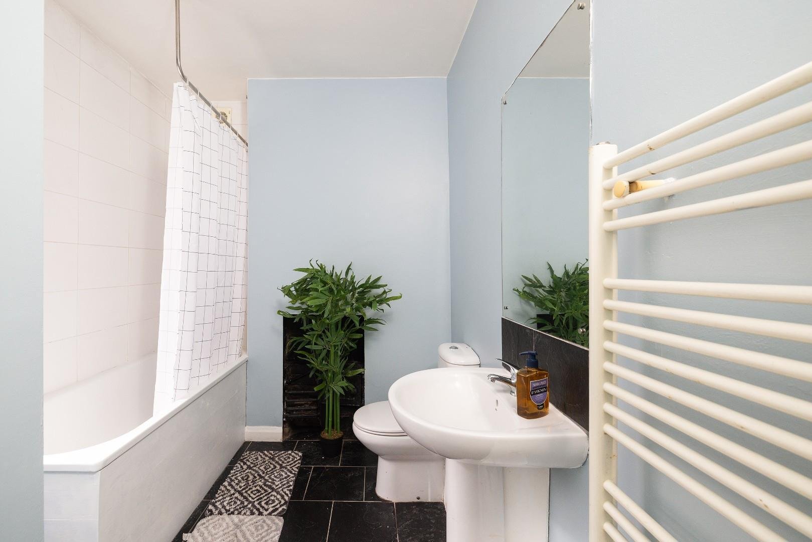 Bower ashton terrace ashton 34370053 char5296