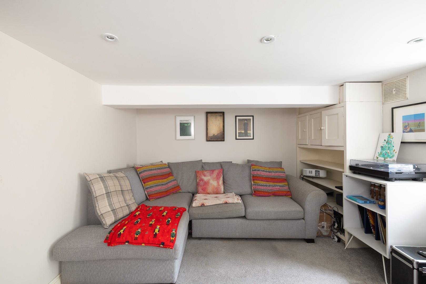 Bower ashton terrace ashton 34370053 char5355