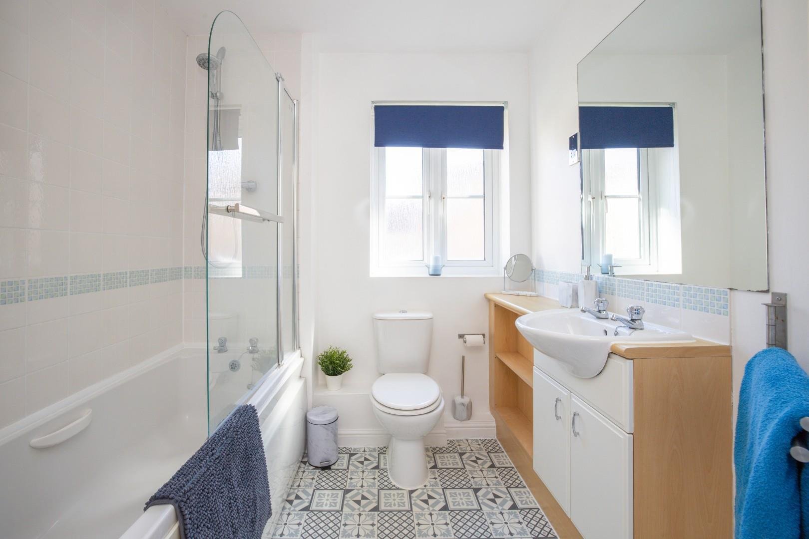 Bristol south end bedminster 33790338 bathroom