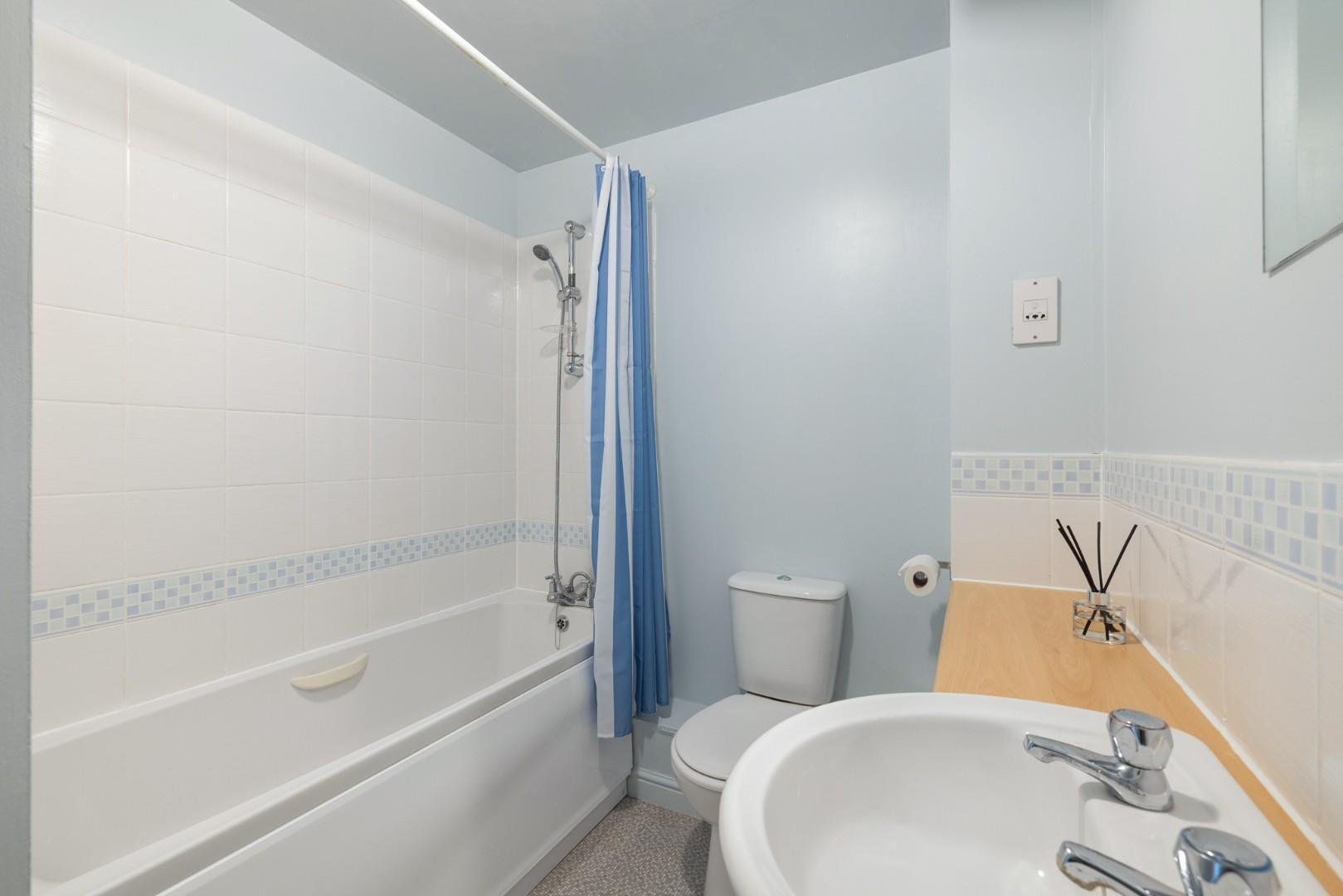 Bristol south end bedminster 34702345 char9993