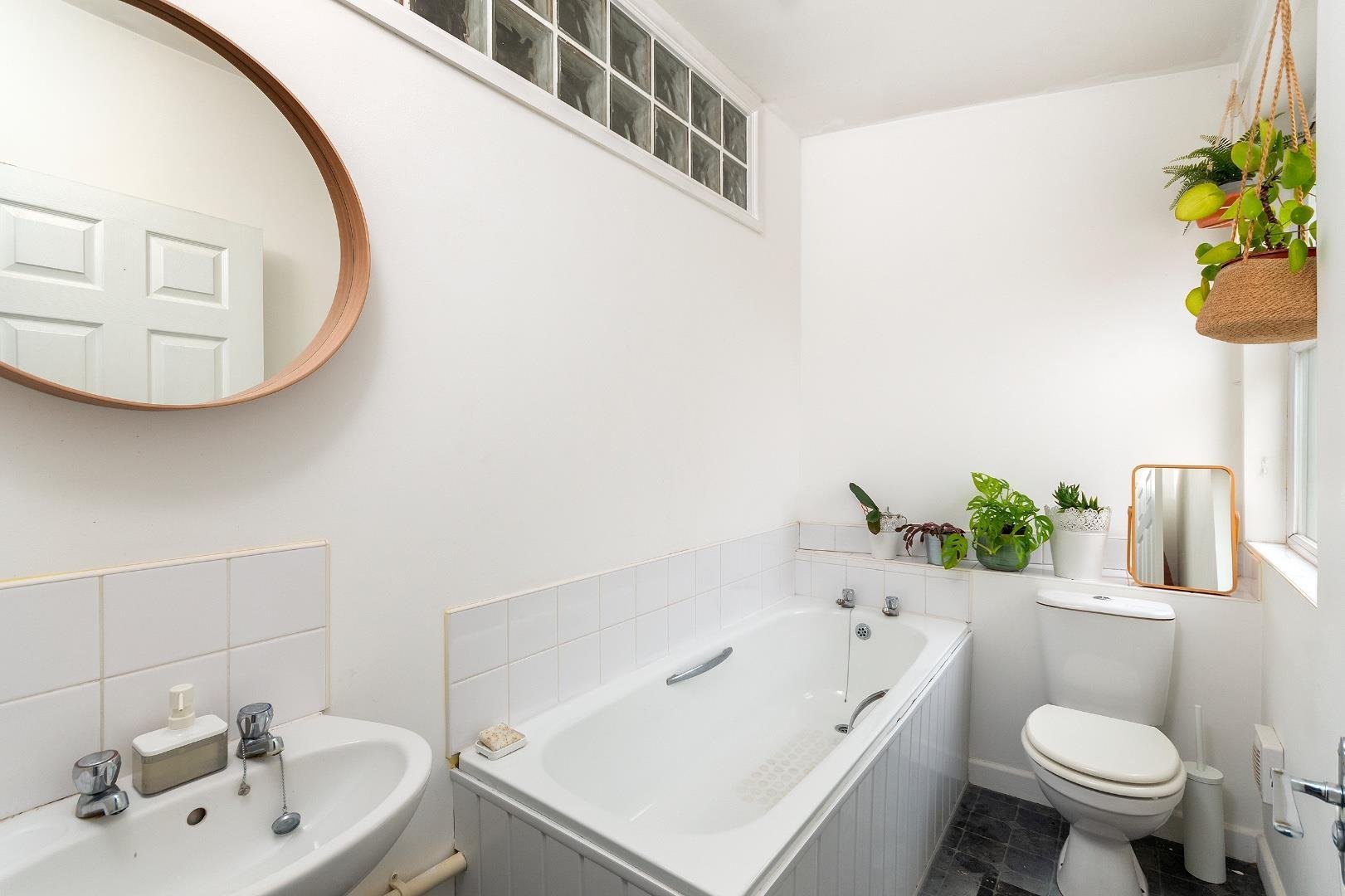 British road bedminster 33739411 1 b7 r4 br bathroom a
