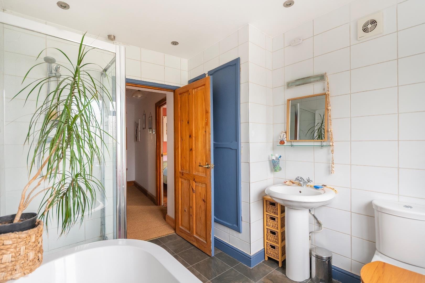 Bryants hill troopers hill 33821572 1 b0 h9 hn bathroom b