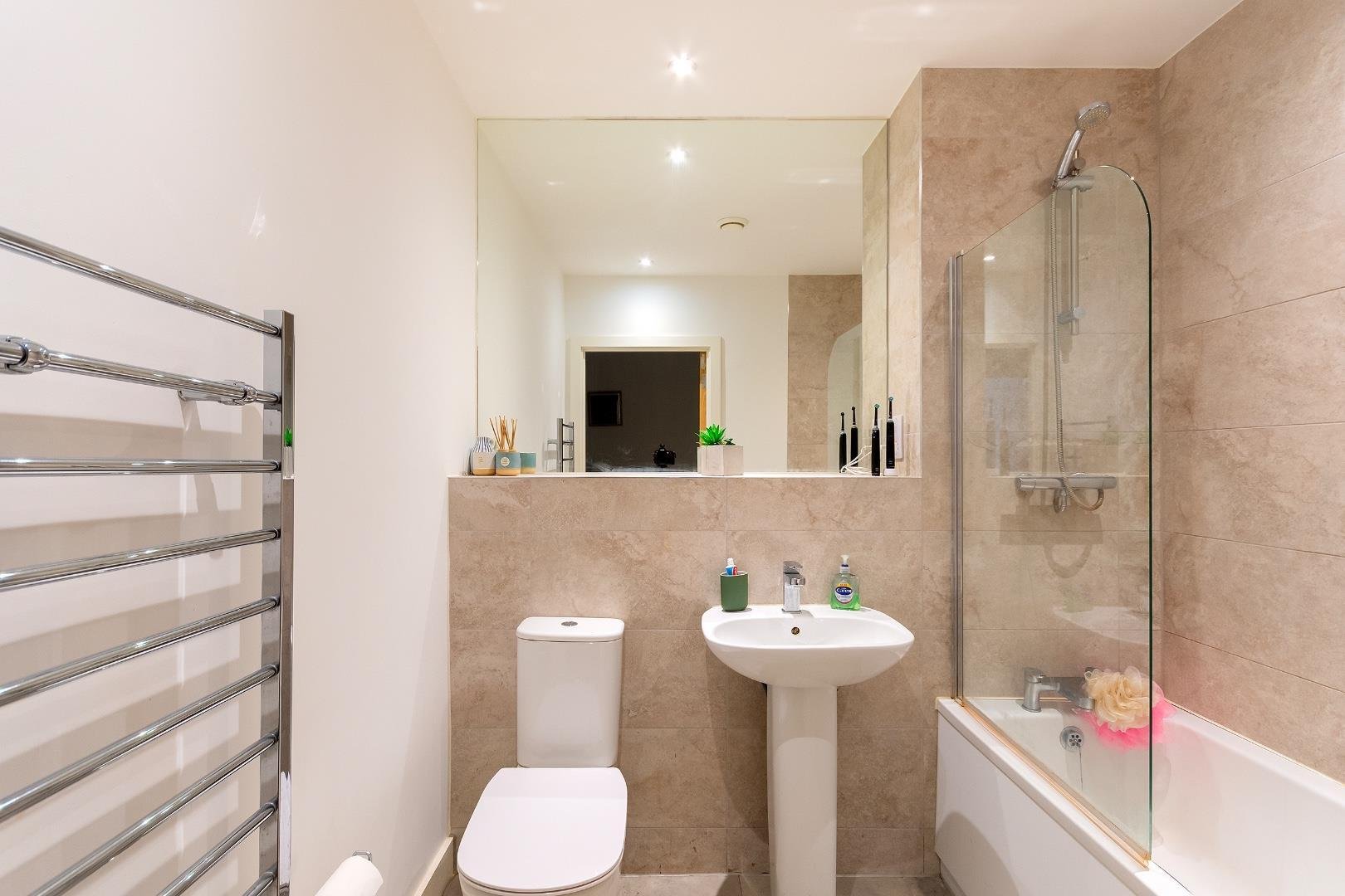 Bullard close stokes croft 34253824 1 b1 csc bathroom a