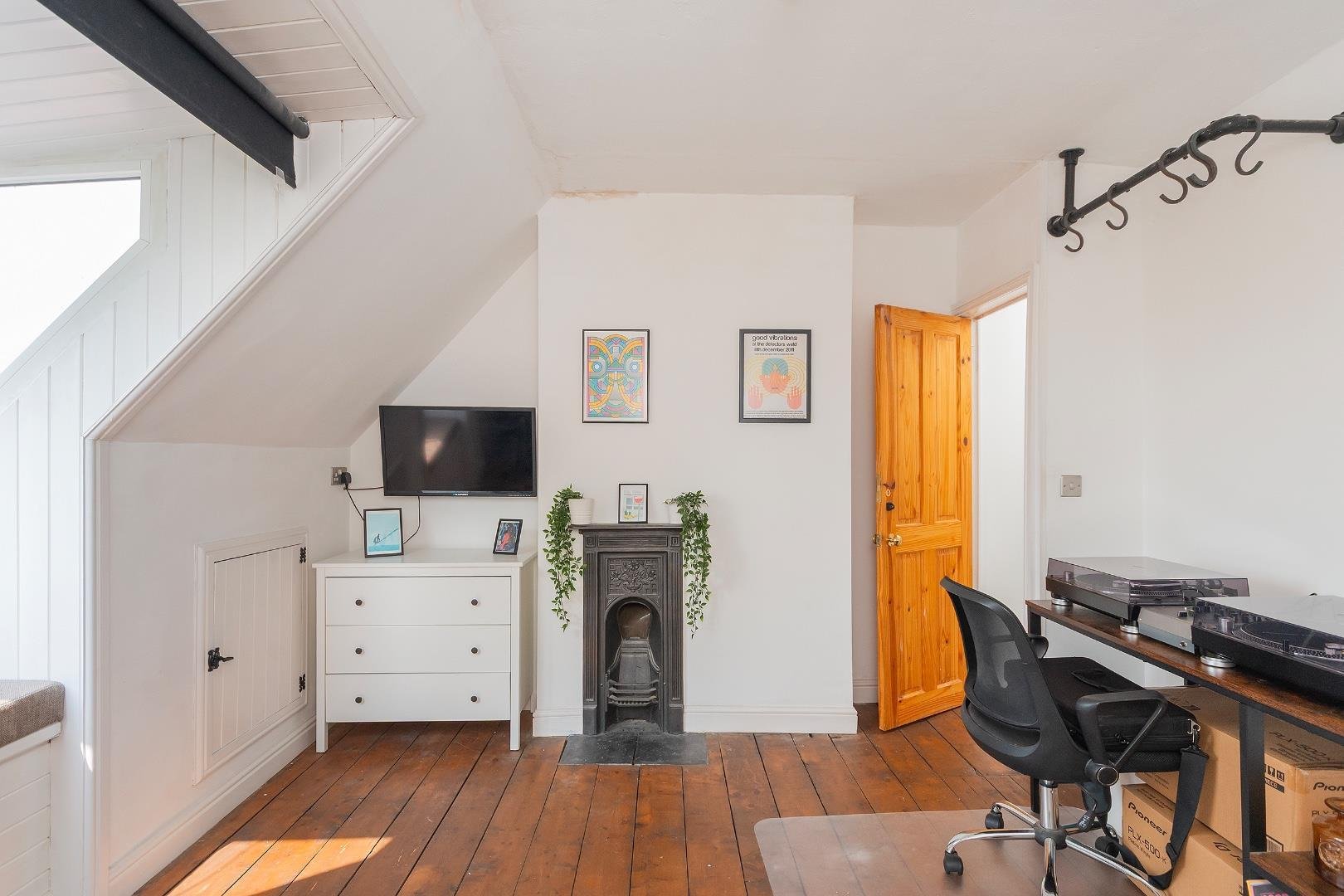 Bushy park totterdown 33934220 2 b5 ptn bedroom e