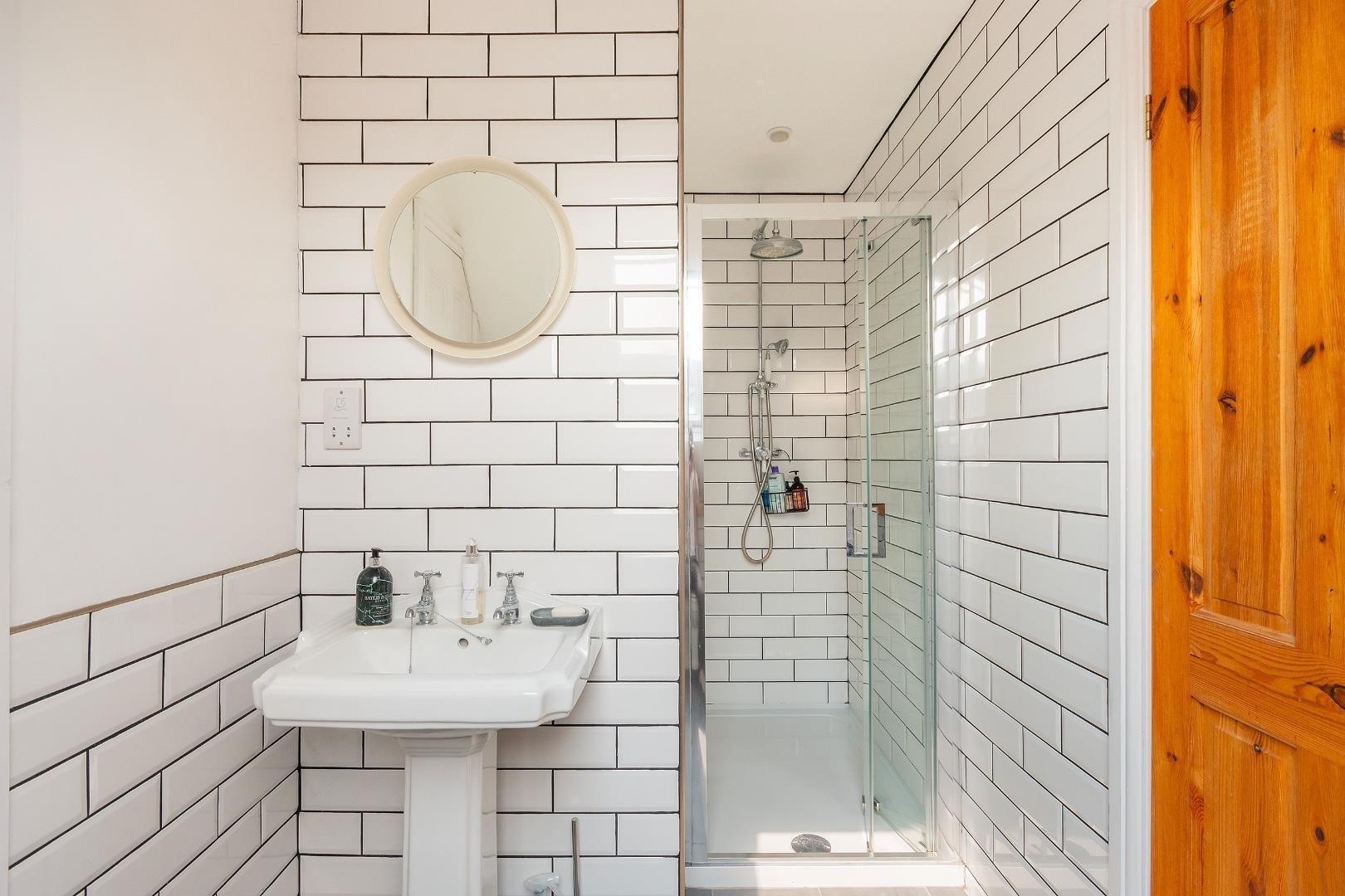 Bushy park totterdown 33934220 2 b5 ptn shower room a
