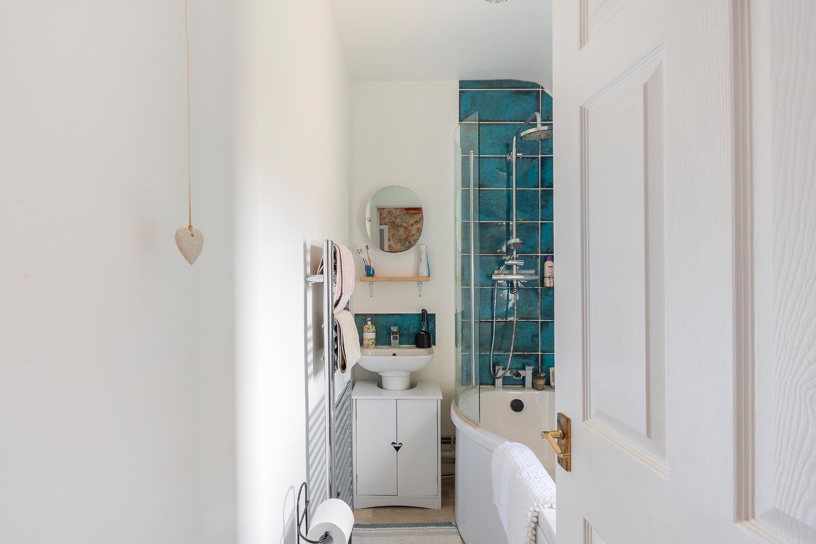 Bushythorn road chew stoke 33766654 0 b2 trcs bathroom c