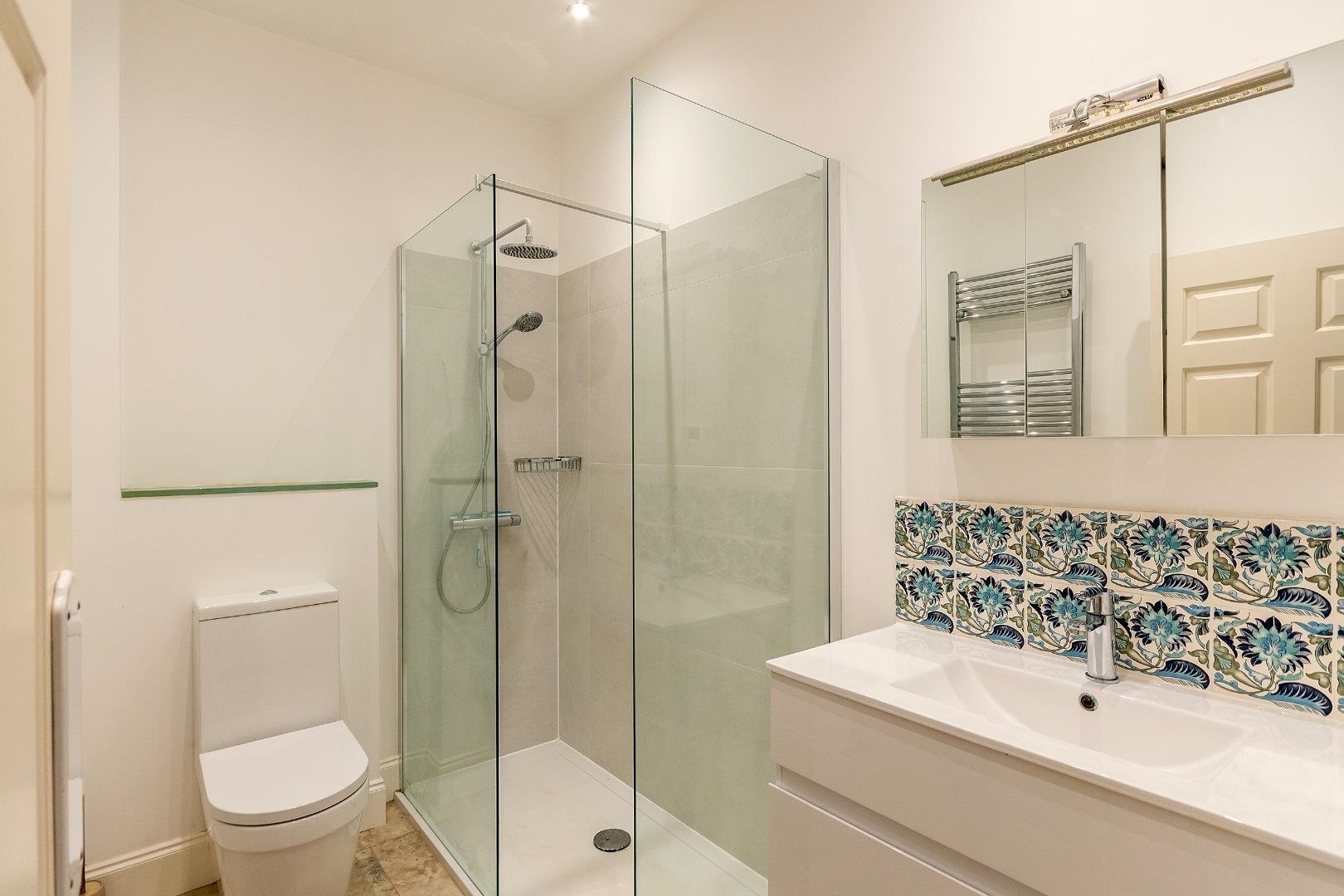 Caledonia place clifton village 34298324 g2 f5 cpcn bathroom b