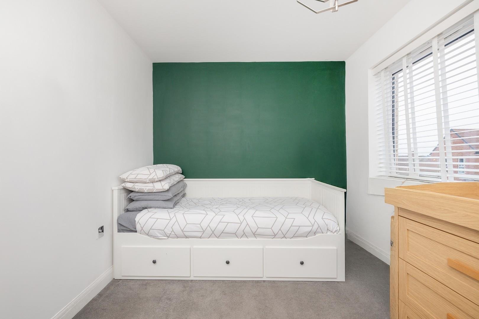 Casey close knowle 33625963 cd7 a0518