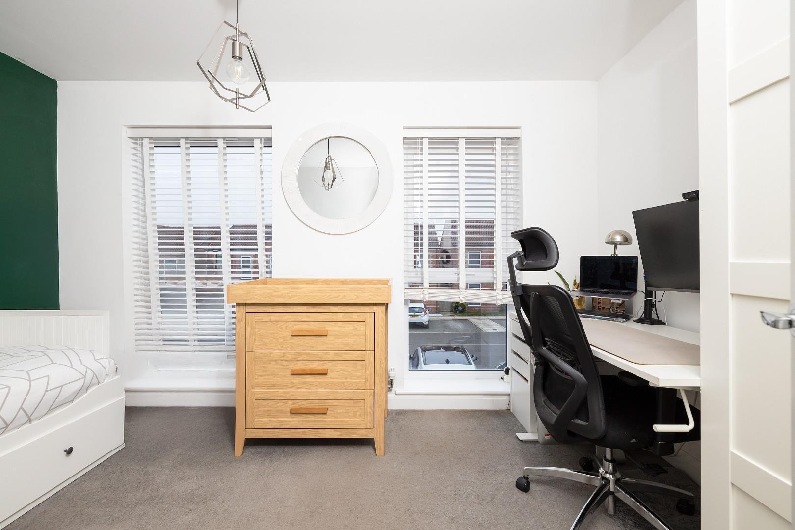 Casey close knowle 33625963 cd7 a0520