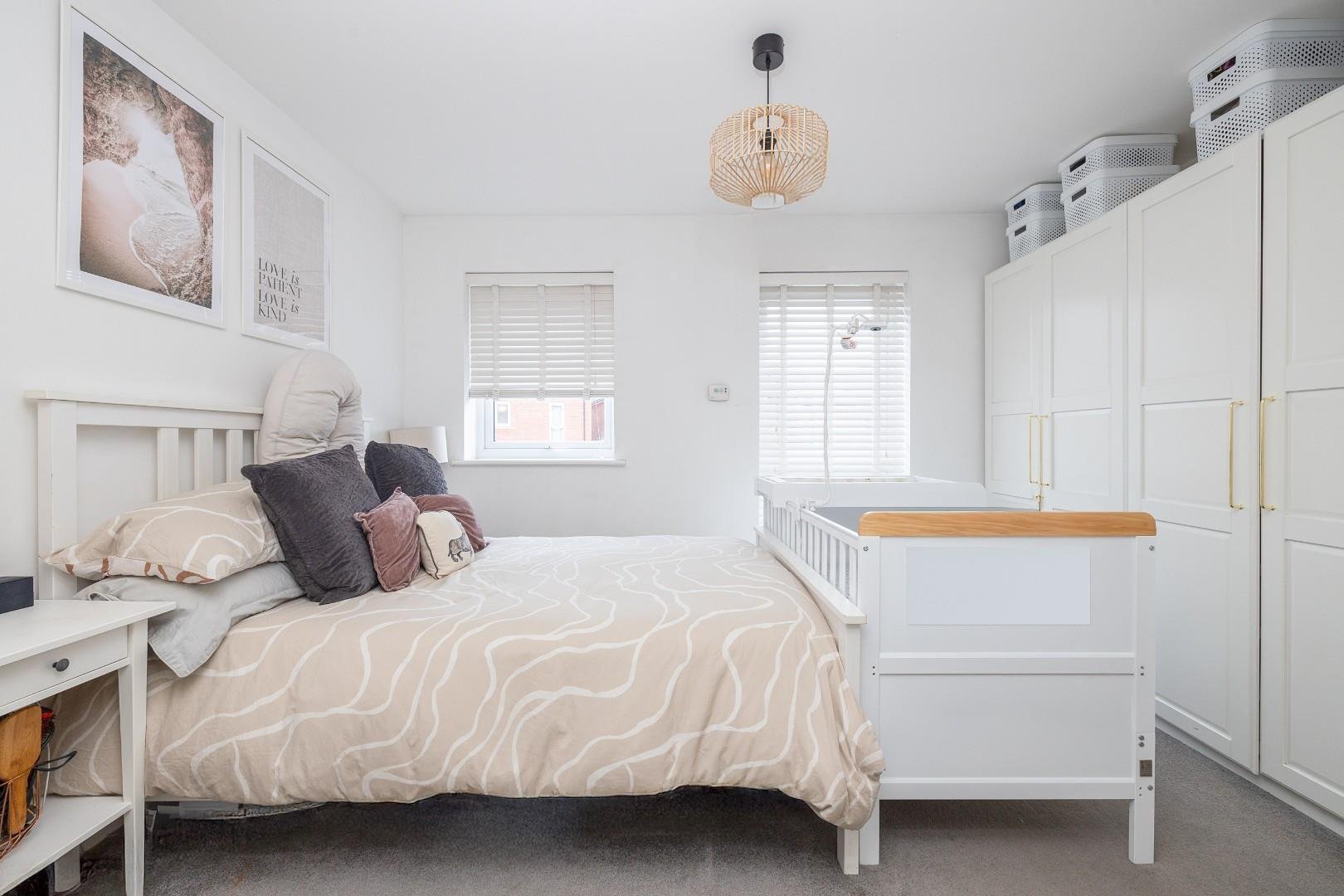 Casey close knowle 33625963 cd7 a0525
