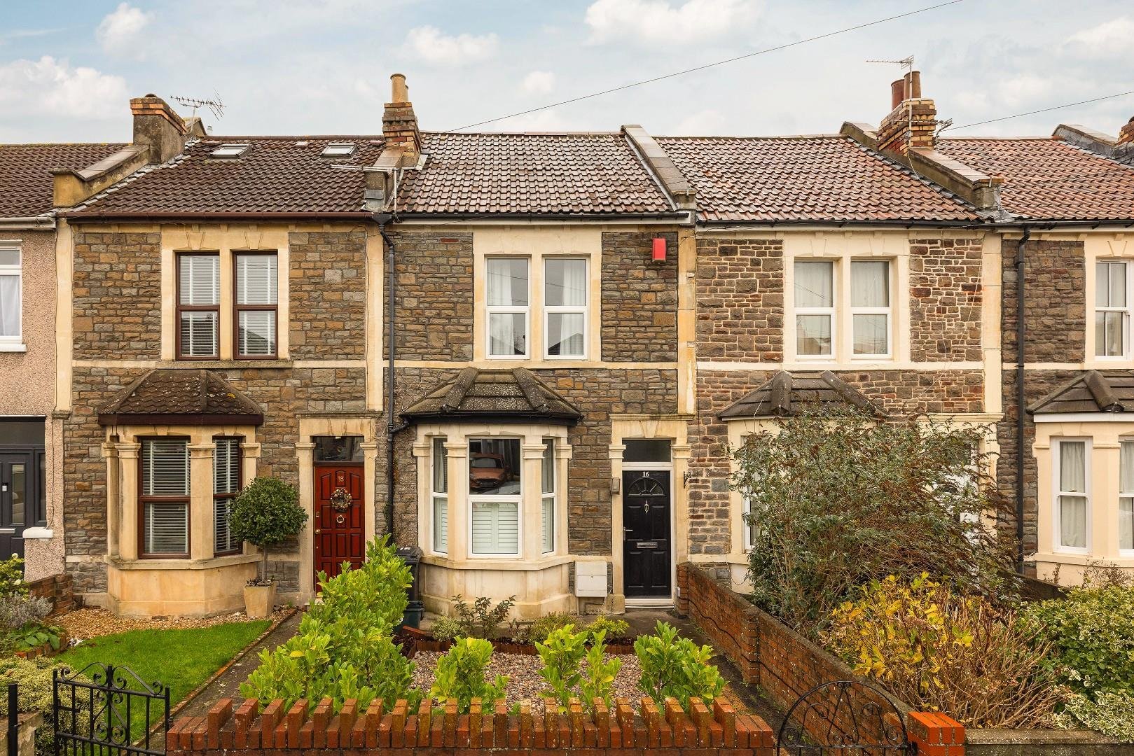 Chester park road fishponds 34370049 char4917