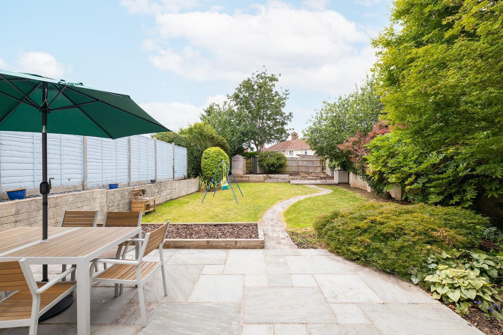 Clare road kingswood 34021882 cd7 a9237