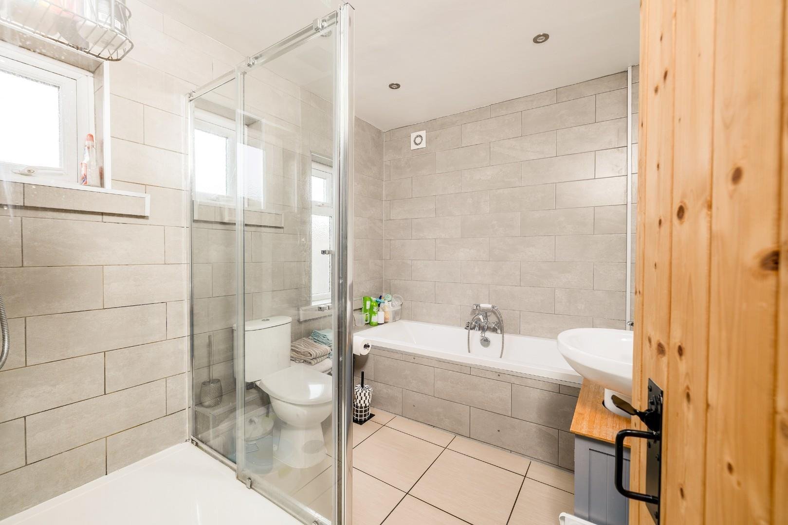 Claverham road claverham 34529892 char6978 cn