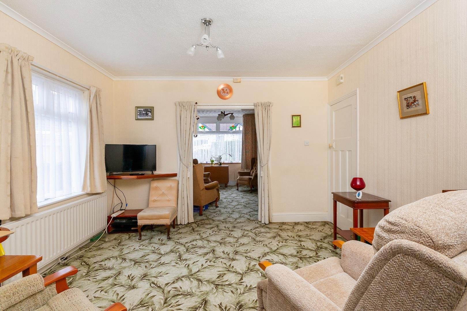 Clive road whitchurch 33614388 0 c5 rwh reception a
